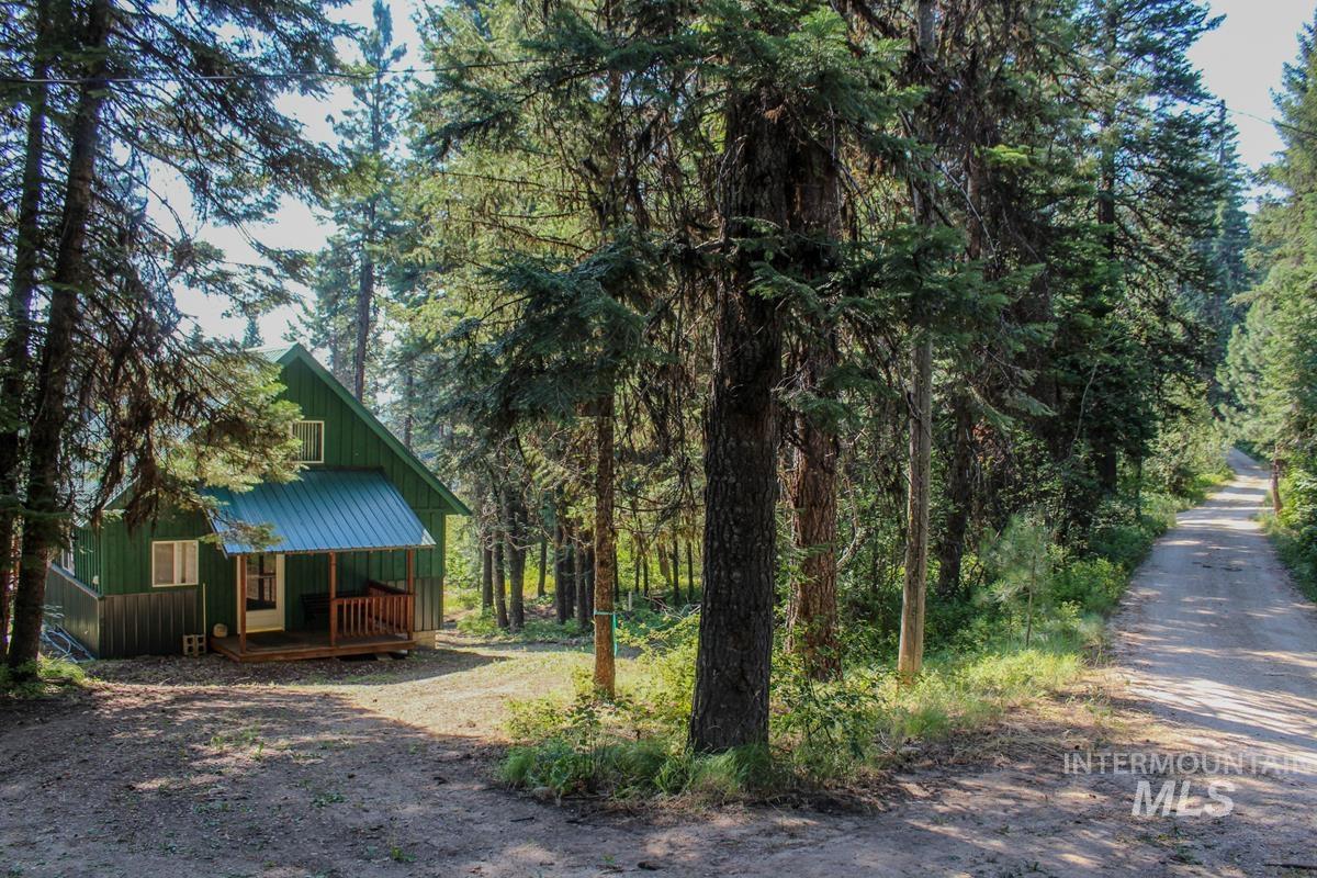 4 Ogburn Lane, Cascade, Idaho 83611, 1 Bedroom, 1 Bathroom, Residential For Sale, Price $419,000,MLS 98918445