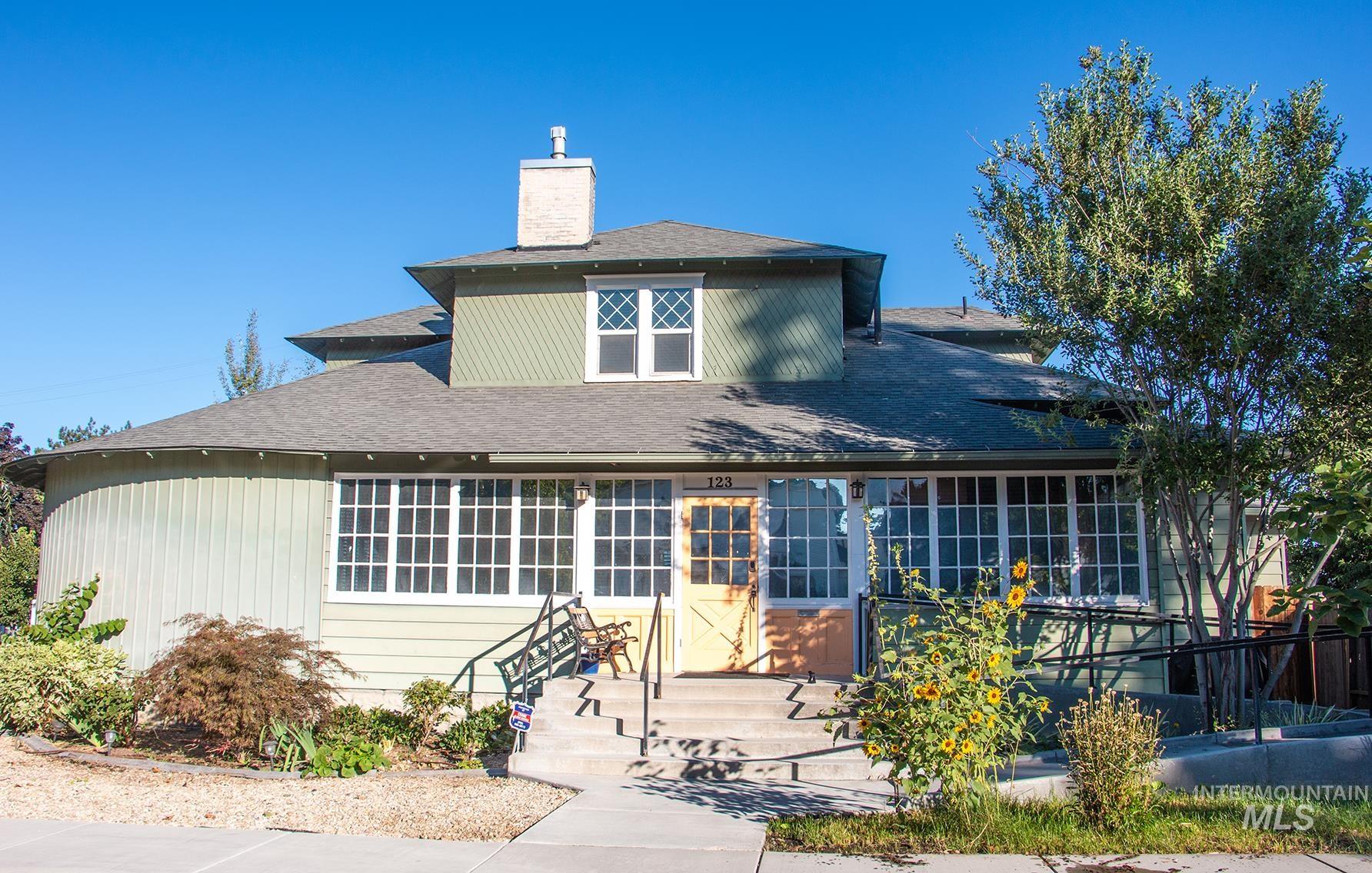 123 17th Ave S, Nampa, Idaho 83651, 3 Bedrooms, 2.5 Bathrooms, Residential For Sale, Price $575,000,MLS 98923061