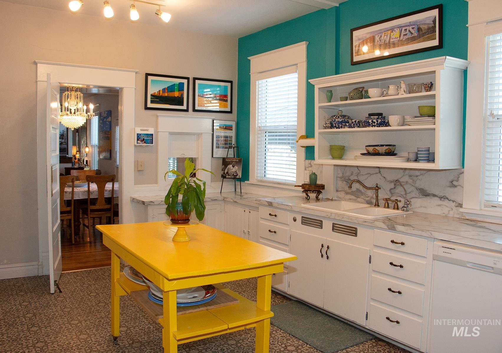 123 17th Ave S, Nampa, Idaho 83651, 3 Bedrooms, 2.5 Bathrooms, Residential For Sale, Price $575,000,MLS 98923061