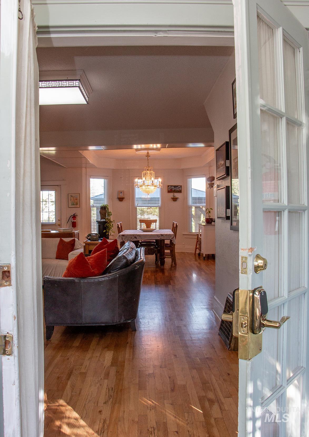 123 17th Ave S, Nampa, Idaho 83651, 3 Bedrooms, 2.5 Bathrooms, Residential For Sale, Price $575,000,MLS 98923061