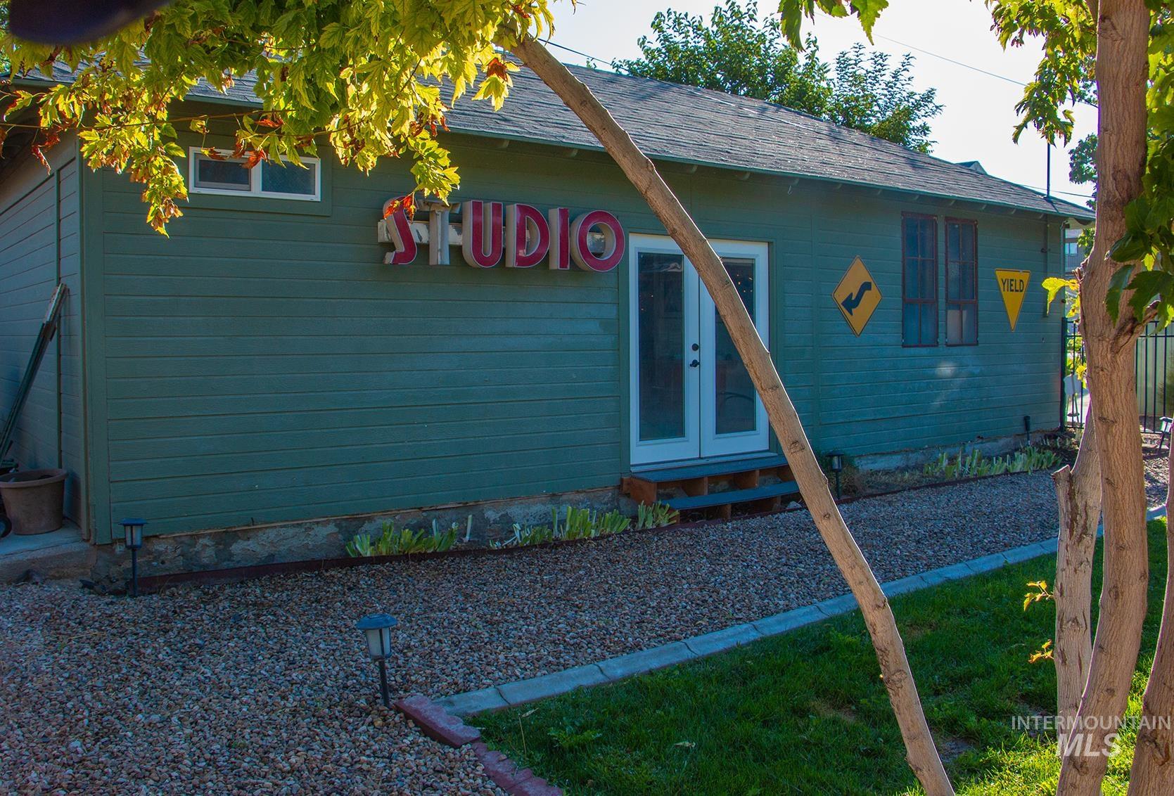 123 17th Ave S, Nampa, Idaho 83651, 3 Bedrooms, 2.5 Bathrooms, Residential For Sale, Price $575,000,MLS 98923061