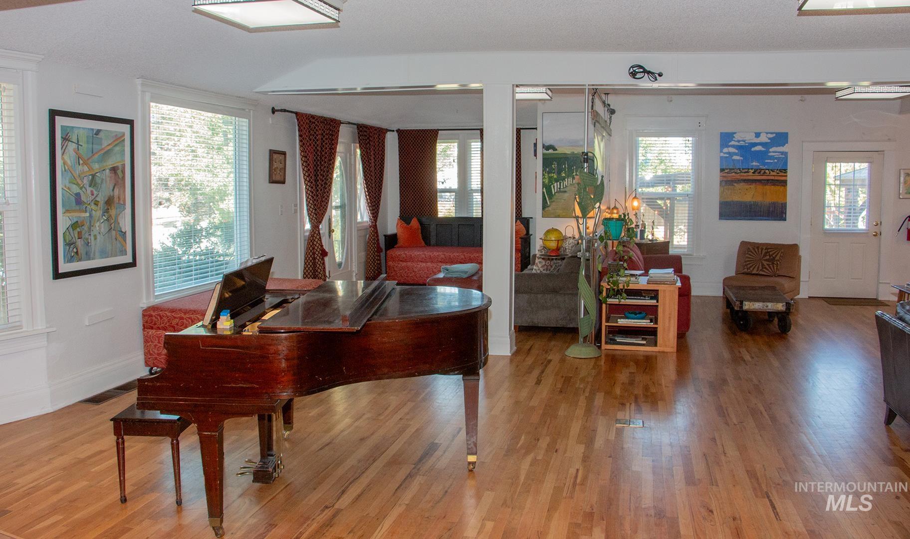 123 17th Ave S, Nampa, Idaho 83651, 3 Bedrooms, 2.5 Bathrooms, Residential For Sale, Price $575,000,MLS 98923061