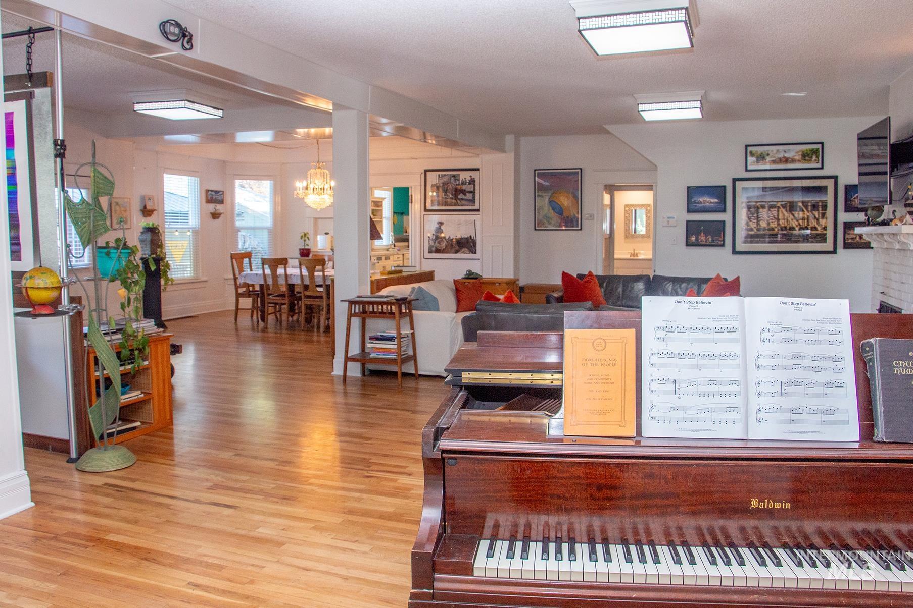 123 17th Ave S, Nampa, Idaho 83651, 3 Bedrooms, 2.5 Bathrooms, Residential For Sale, Price $575,000,MLS 98923061