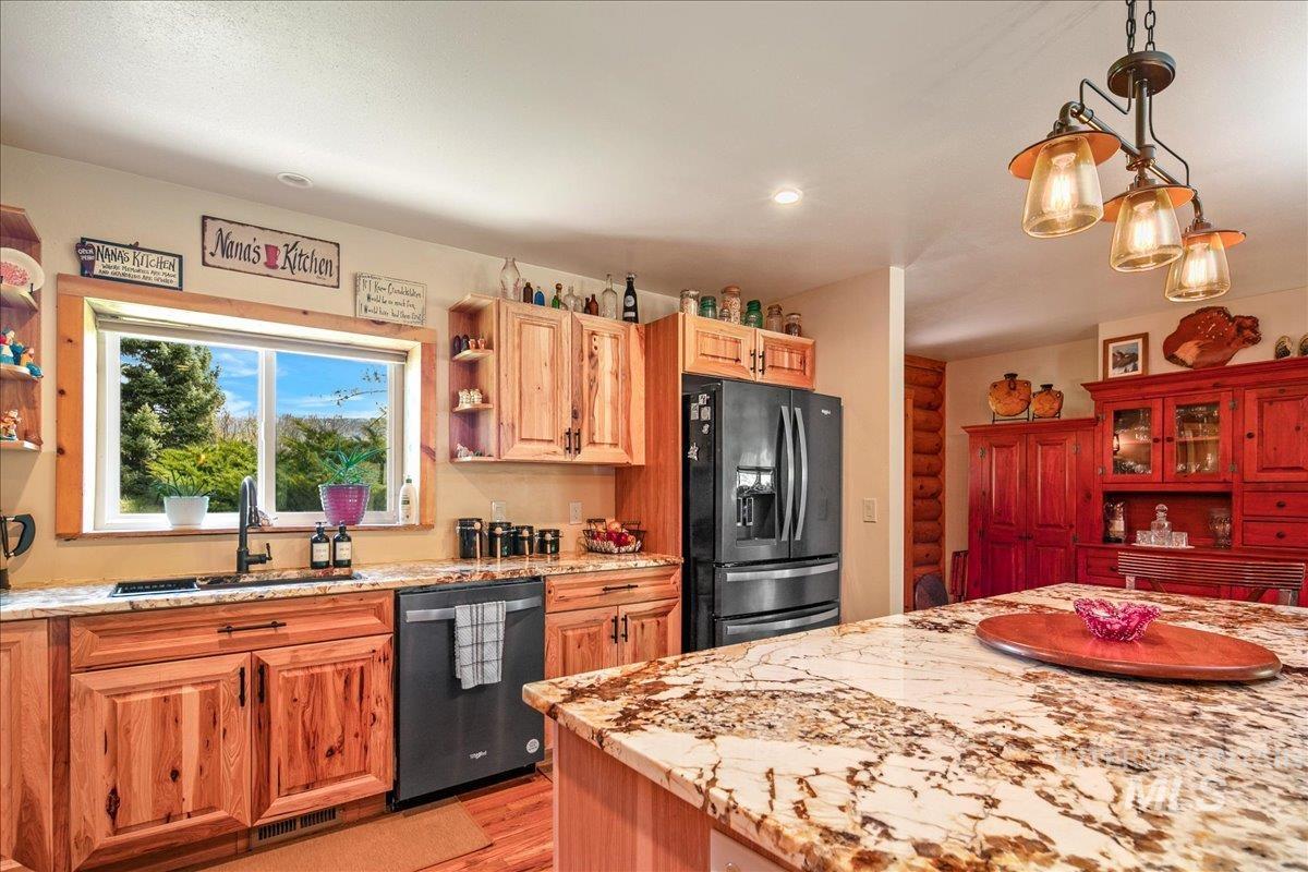 6856 Highway 55, Horseshoe Bend, Idaho 83629, 3 Bedrooms, 3 Bathrooms, Residential For Sale, Price $1,498,000,MLS 98923100