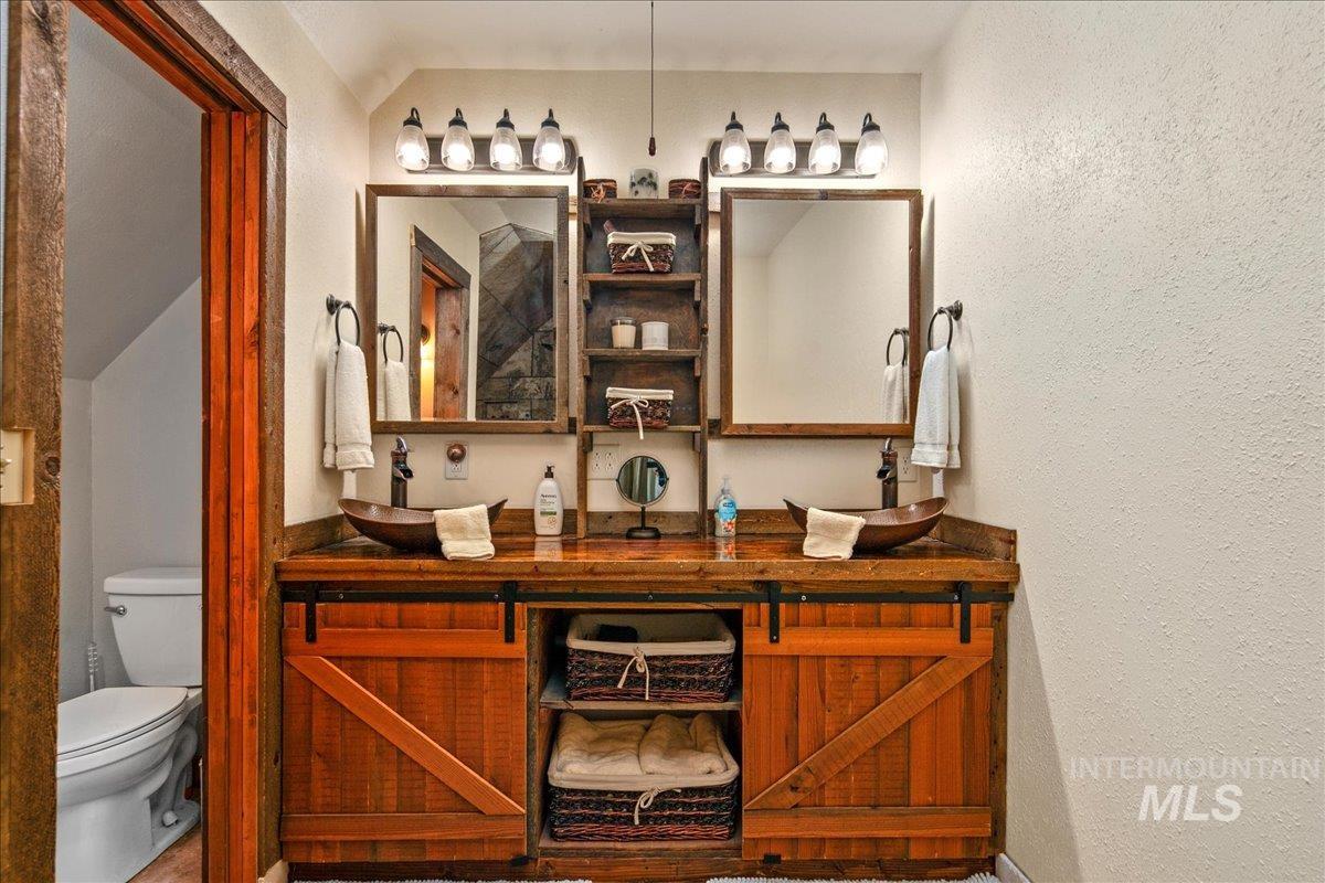 6856 Highway 55, Horseshoe Bend, Idaho 83629, 3 Bedrooms, 3 Bathrooms, Residential For Sale, Price $1,498,000,MLS 98923100