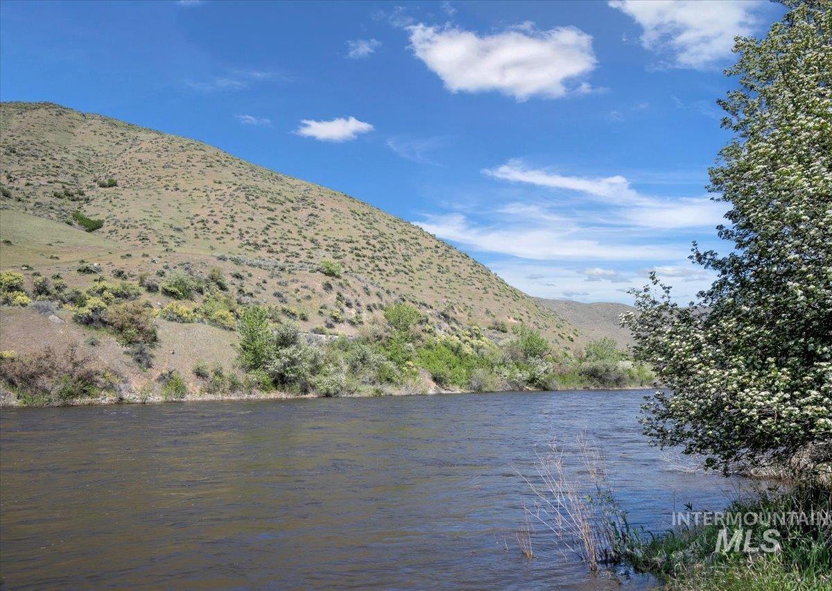 6856 Highway 55, Horseshoe Bend, Idaho 83629, 3 Bedrooms, 3 Bathrooms, Residential For Sale, Price $1,498,000,MLS 98923100