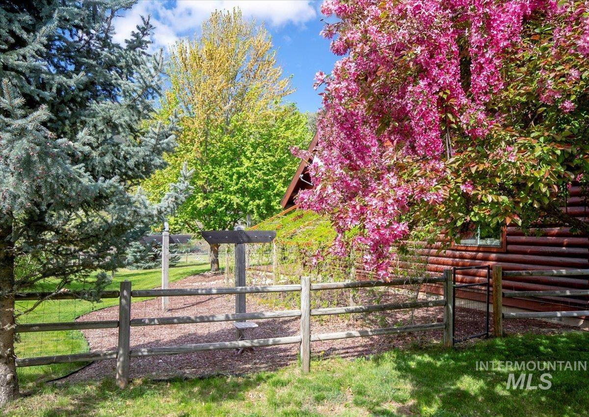 6856 Highway 55, Horseshoe Bend, Idaho 83629, 3 Bedrooms, 3 Bathrooms, Residential For Sale, Price $1,498,000,MLS 98923100