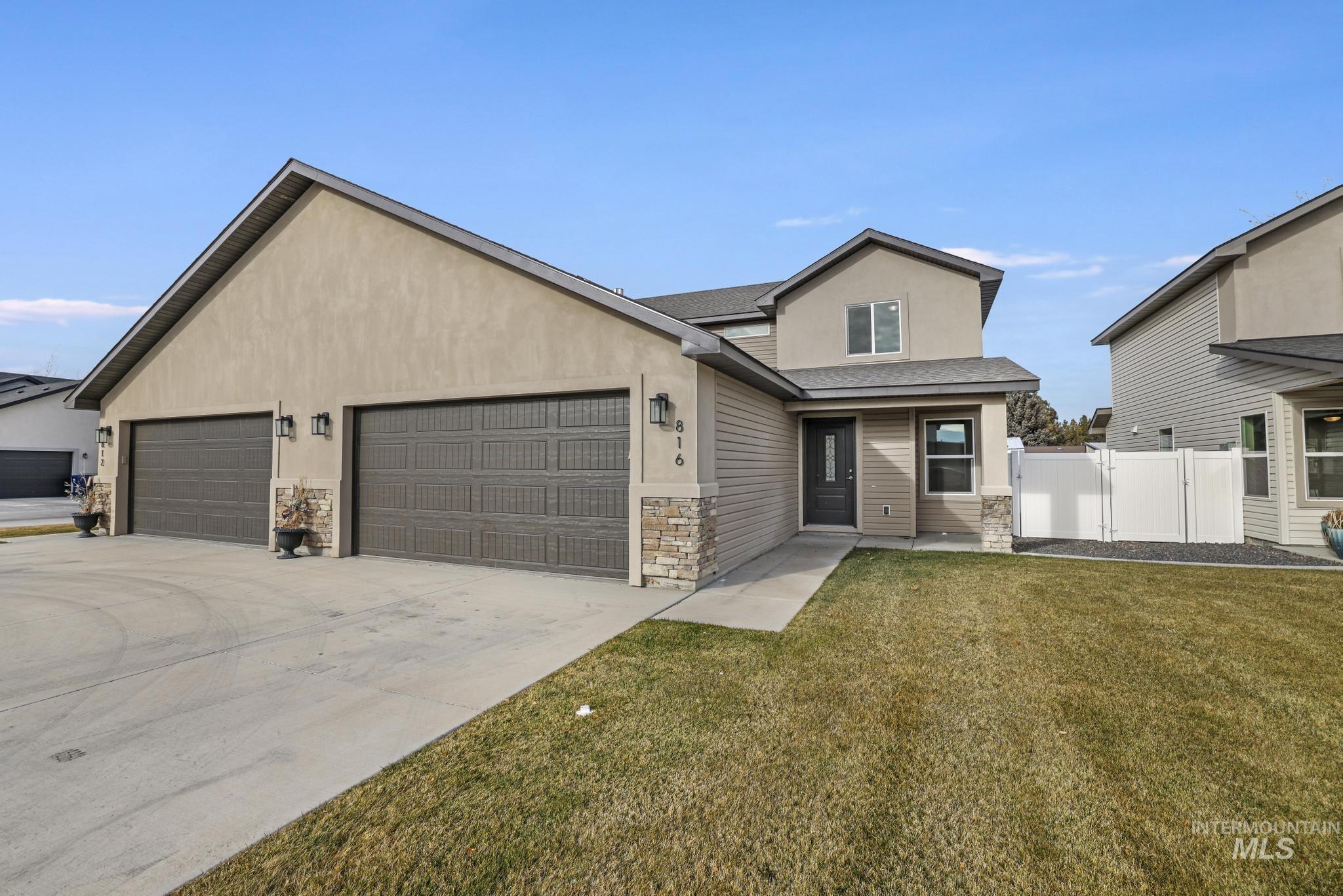 812 & 816 Jack Ave, Jerome, Idaho 83338, 4 Bedrooms, 2.5 Bathrooms, Residential Income For Sale, Price $719,800,MLS 98923187