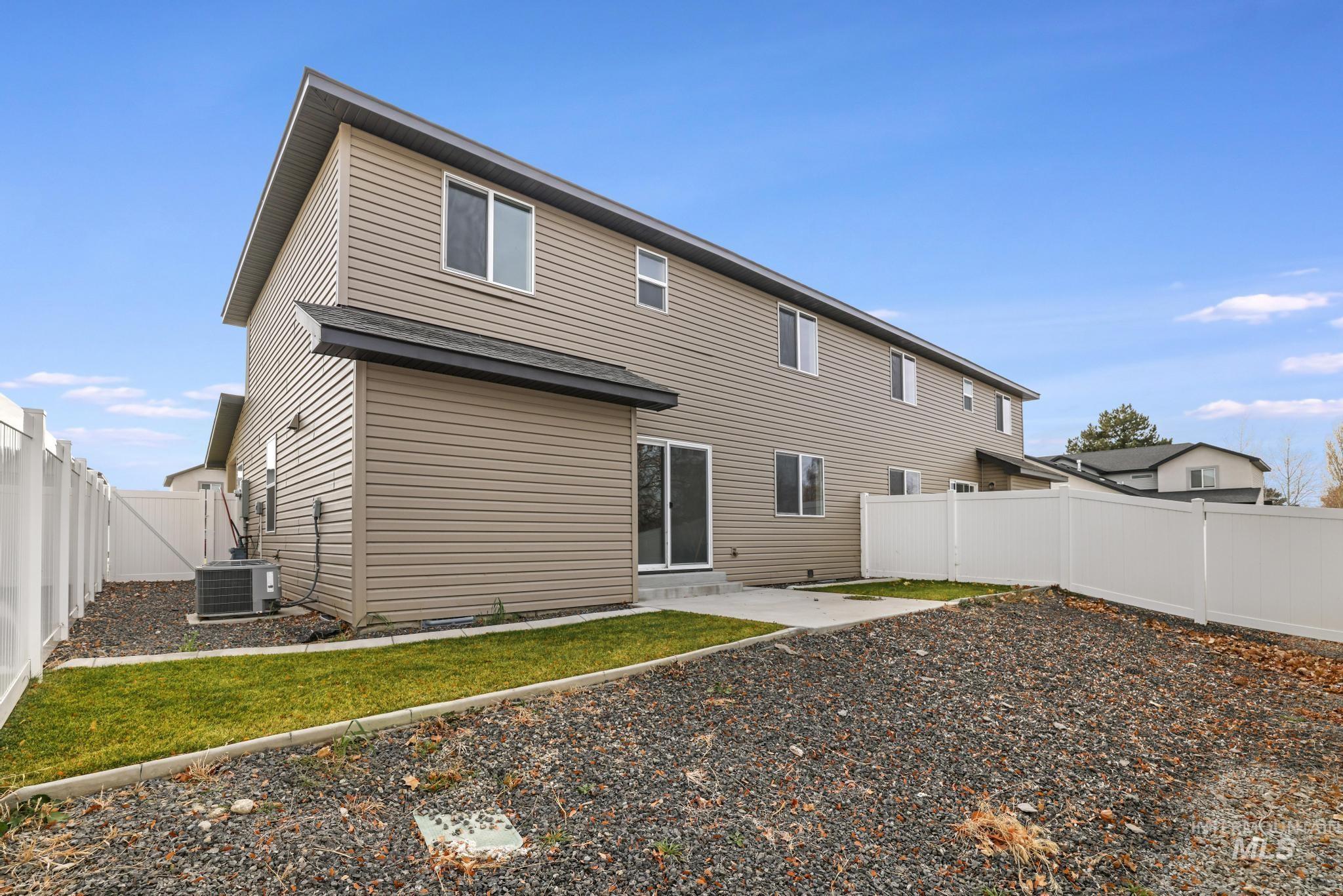 812 & 816 Jack Ave, Jerome, Idaho 83338, 4 Bedrooms, 2.5 Bathrooms, Residential Income For Sale, Price $719,800,MLS 98923187