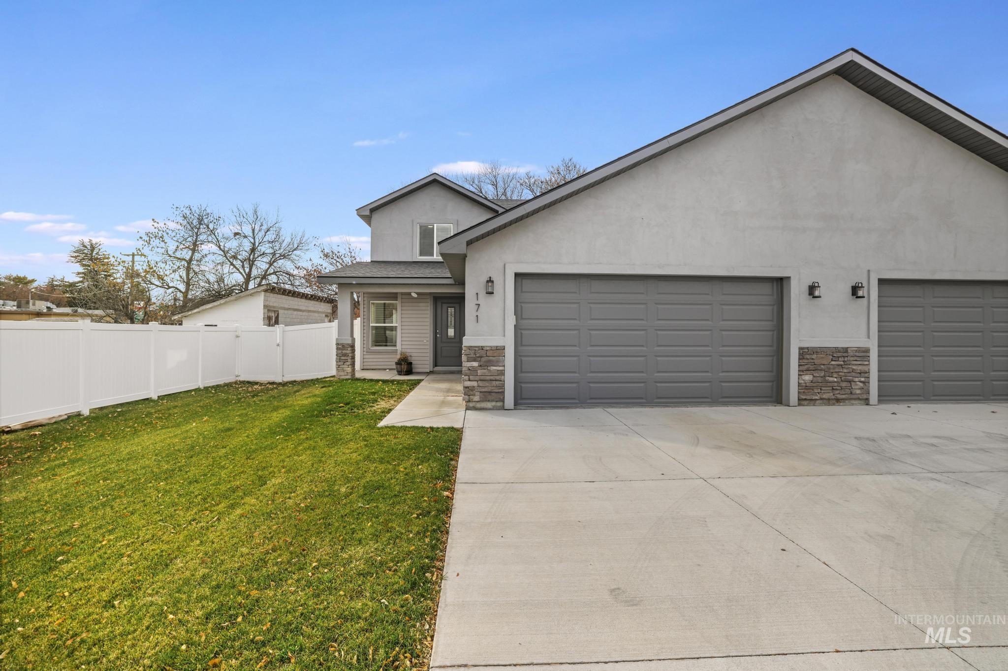 171 & 175 Woody Way, Jerome, Idaho 83338, 4 Bedrooms, 2.5 Bathrooms, Residential Income For Sale, Price $719,800,MLS 98923771