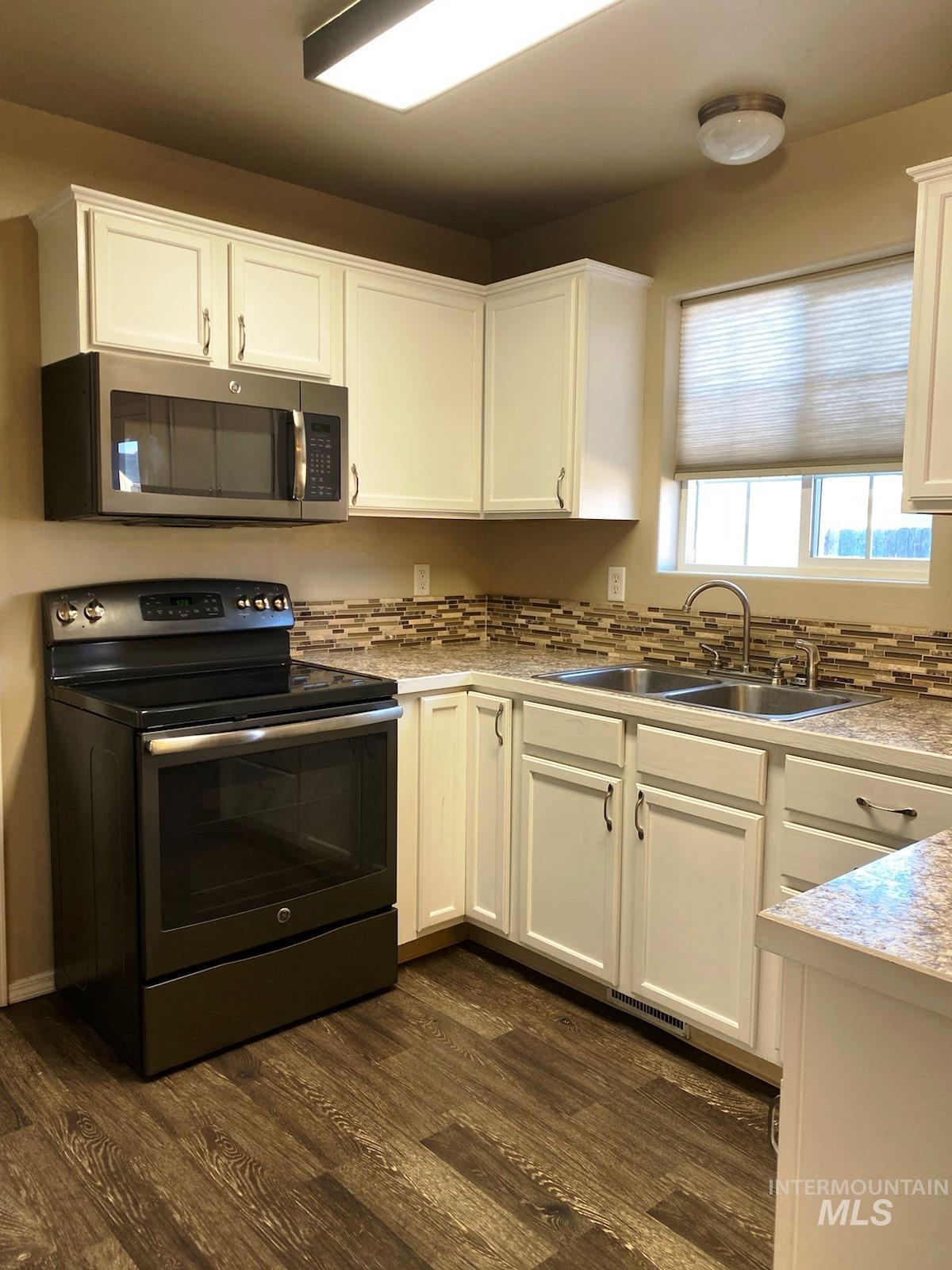 651 S Harrison Street, Twin Falls, Idaho 83301, 4 Bedrooms, 2.5 Bathrooms, Residential For Sale, Price $369,900,MLS 98924133