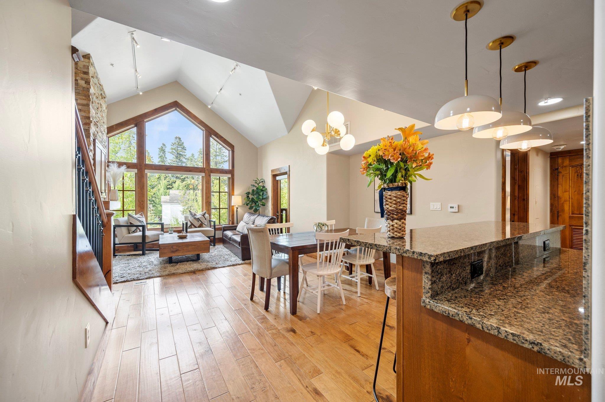 75 Arling Center Court, Donnelly, Idaho 83615, 2 Bedrooms, 2 Bathrooms, Residential For Sale, Price $985,000, 98924315