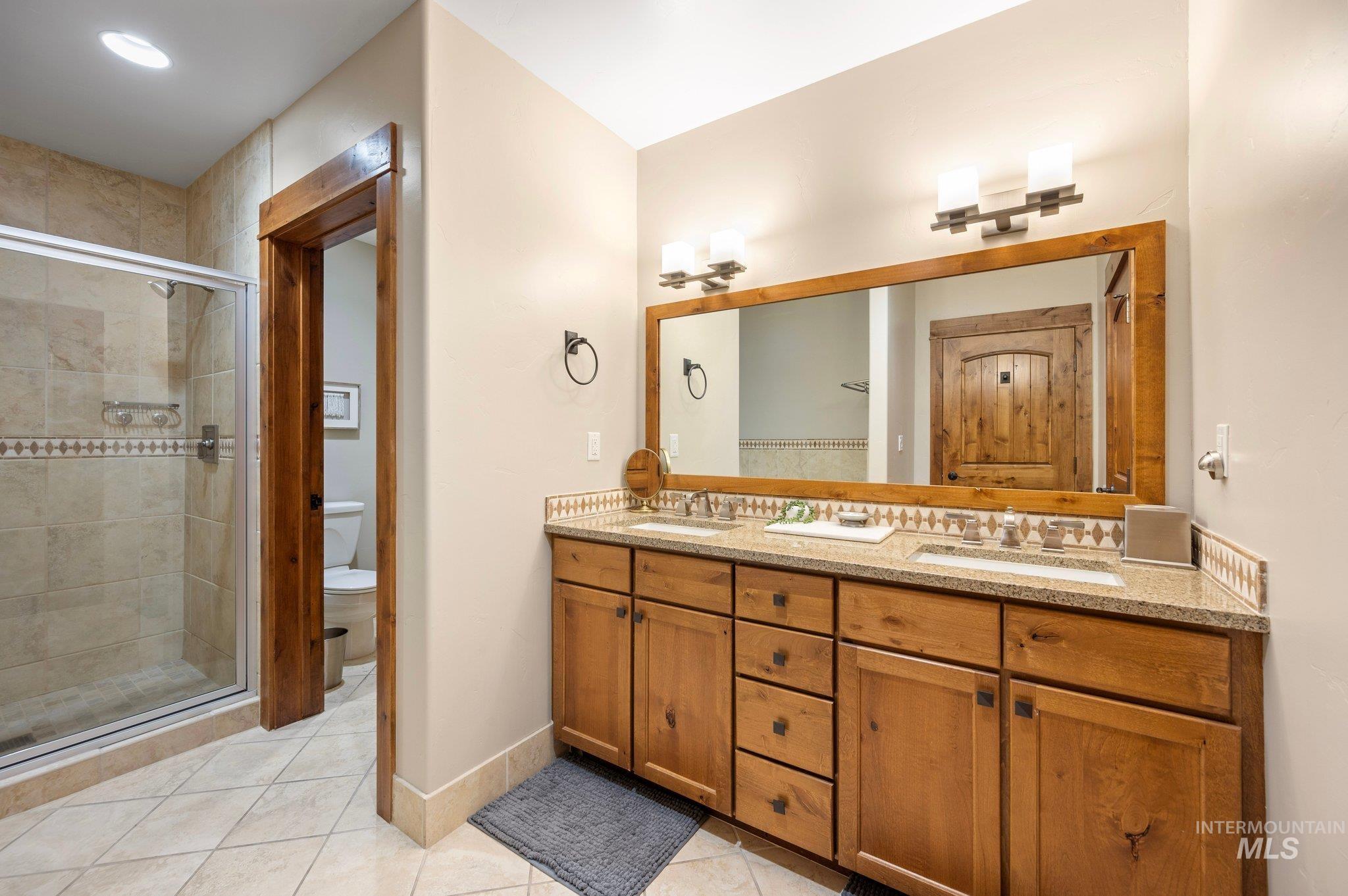 75 Arling Center Court, Donnelly, Idaho 83615, 2 Bedrooms, 2 Bathrooms, Residential For Sale, Price $985,000, 98924315