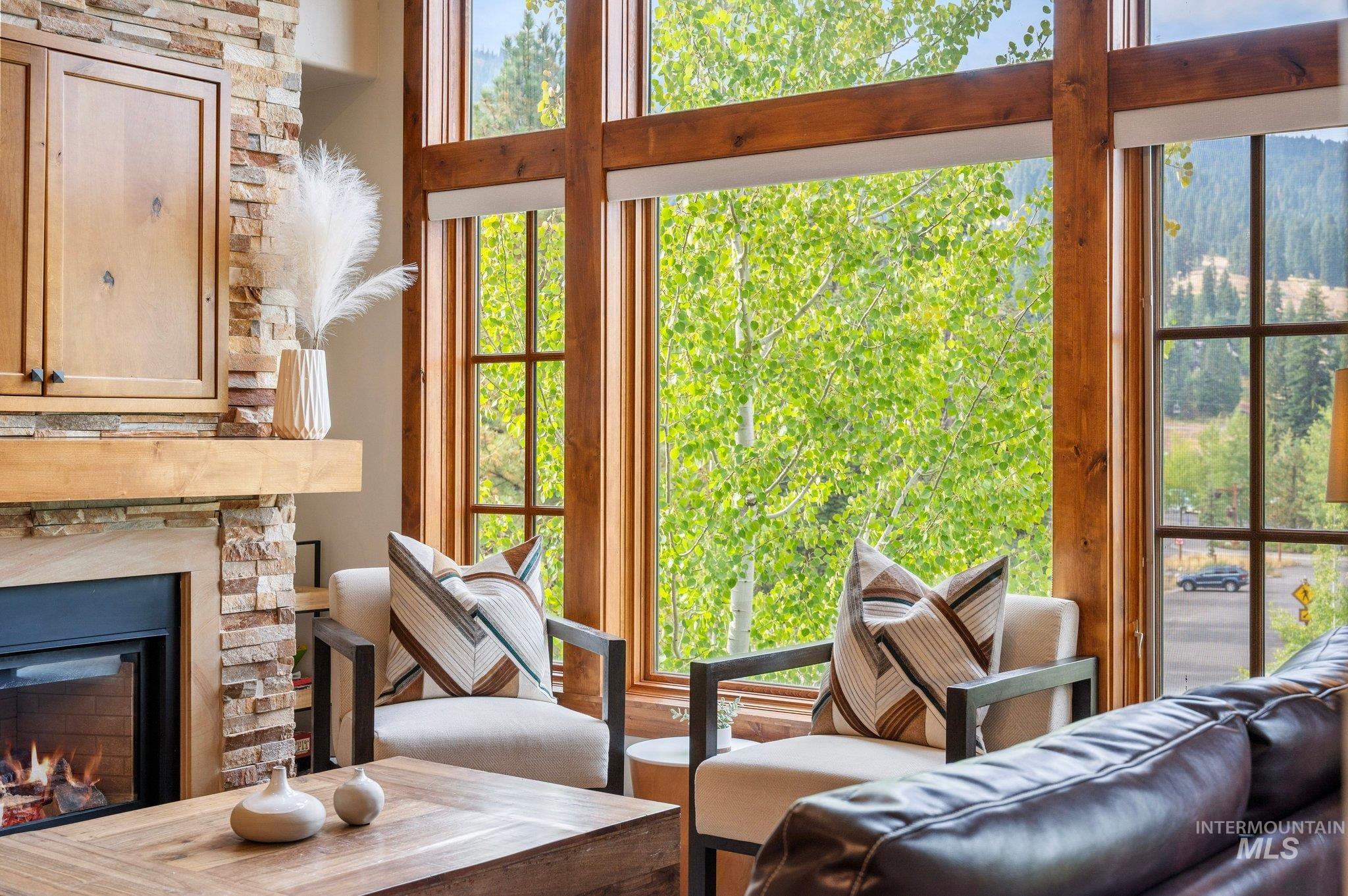 75 Arling Center Court, Donnelly, Idaho 83615, 2 Bedrooms, 2 Bathrooms, Residential For Sale, Price $985,000, 98924315