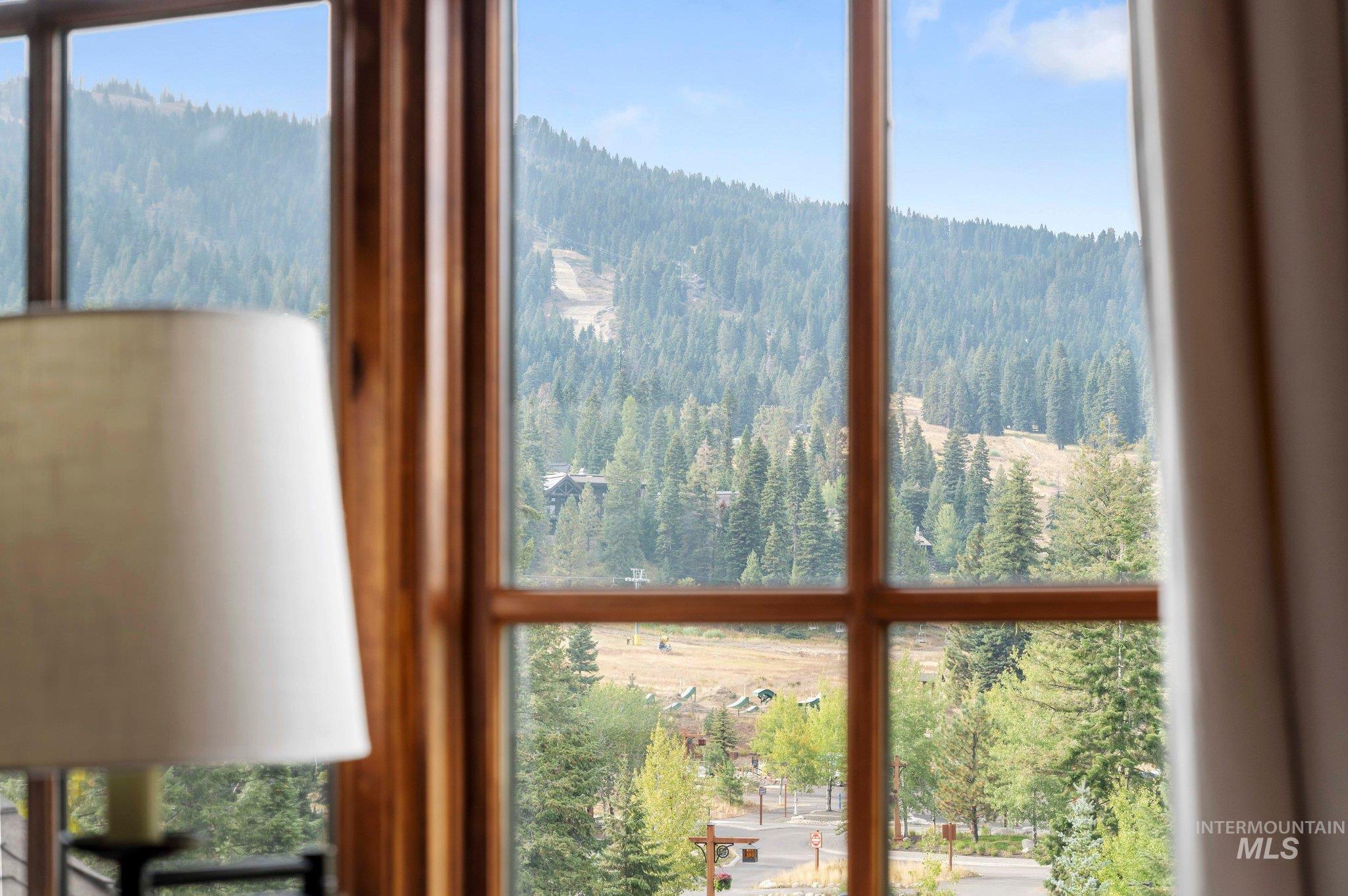 75 Arling Center Court, Donnelly, Idaho 83615, 2 Bedrooms, 2 Bathrooms, Residential For Sale, Price $985,000, 98924315