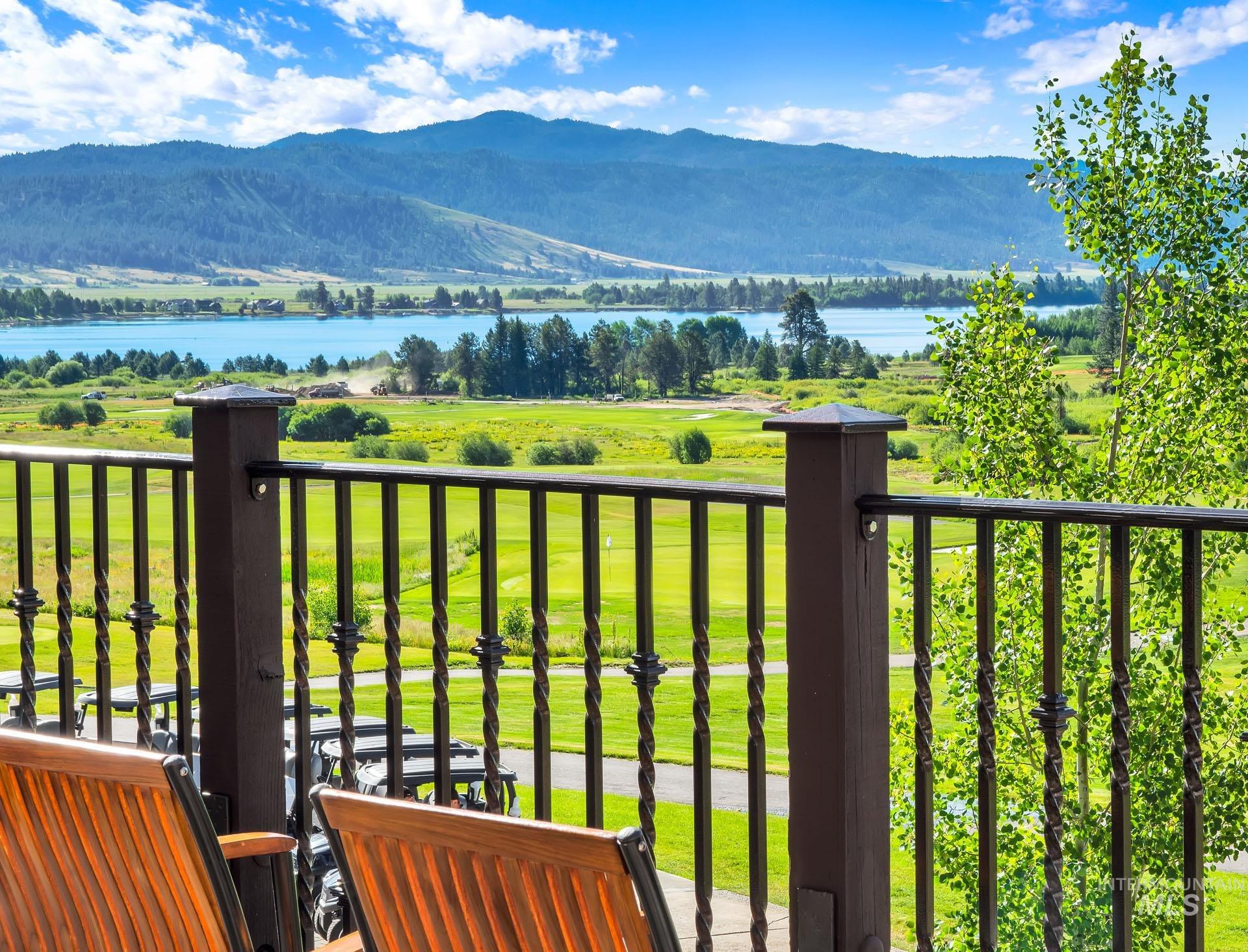 75 Arling Center Court, Donnelly, Idaho 83615, 2 Bedrooms, 2 Bathrooms, Residential For Sale, Price $985,000, 98924315