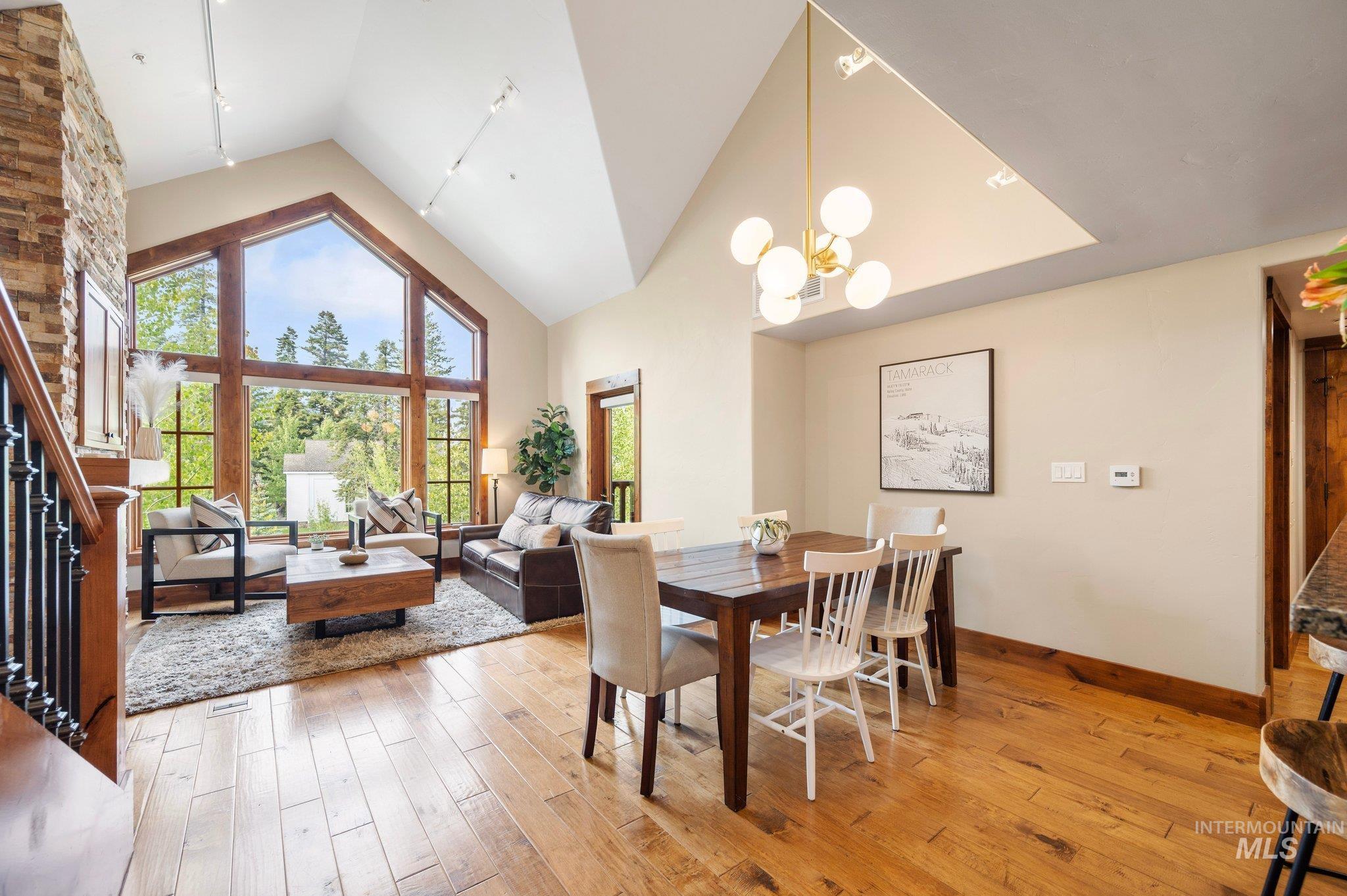 75 Arling Center Court, Donnelly, Idaho 83615, 2 Bedrooms, 2 Bathrooms, Residential For Sale, Price $985,000, 98924315