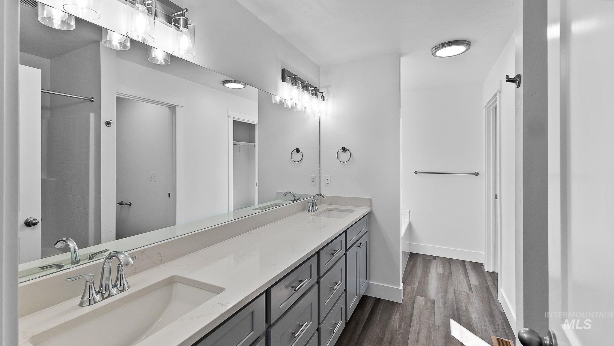 2508 E Crooked Creek Street, Emmett, Idaho 83617-0000, 3 Bedrooms, 2 Bathrooms, Residential For Sale, Price $493,200,MLS 98924424