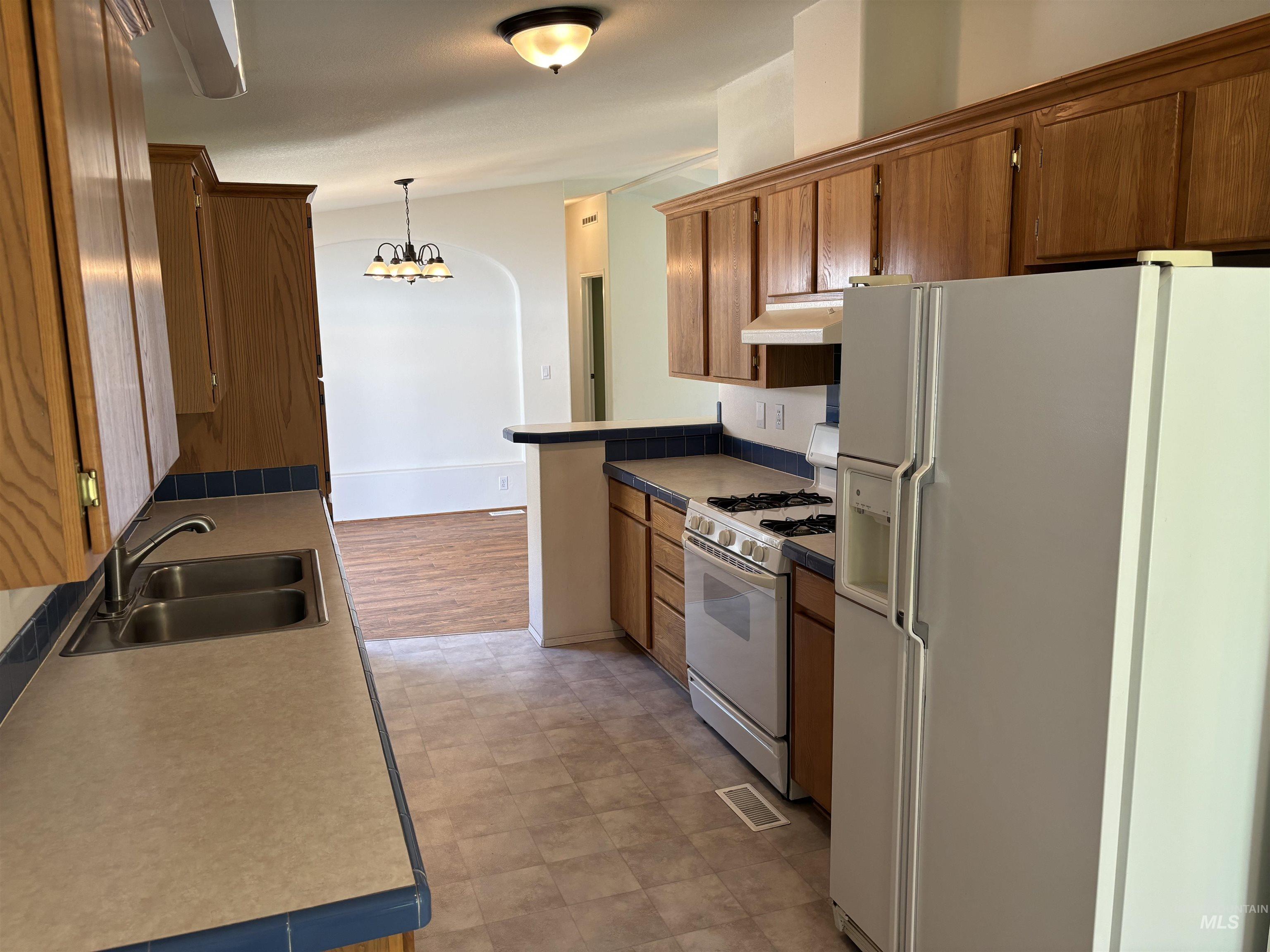 1824 Spring Canyon Lane, Lewiston, Idaho 83501, 3 Bedrooms, 2 Bathrooms, Residential For Sale, Price $178,000,MLS 98924763