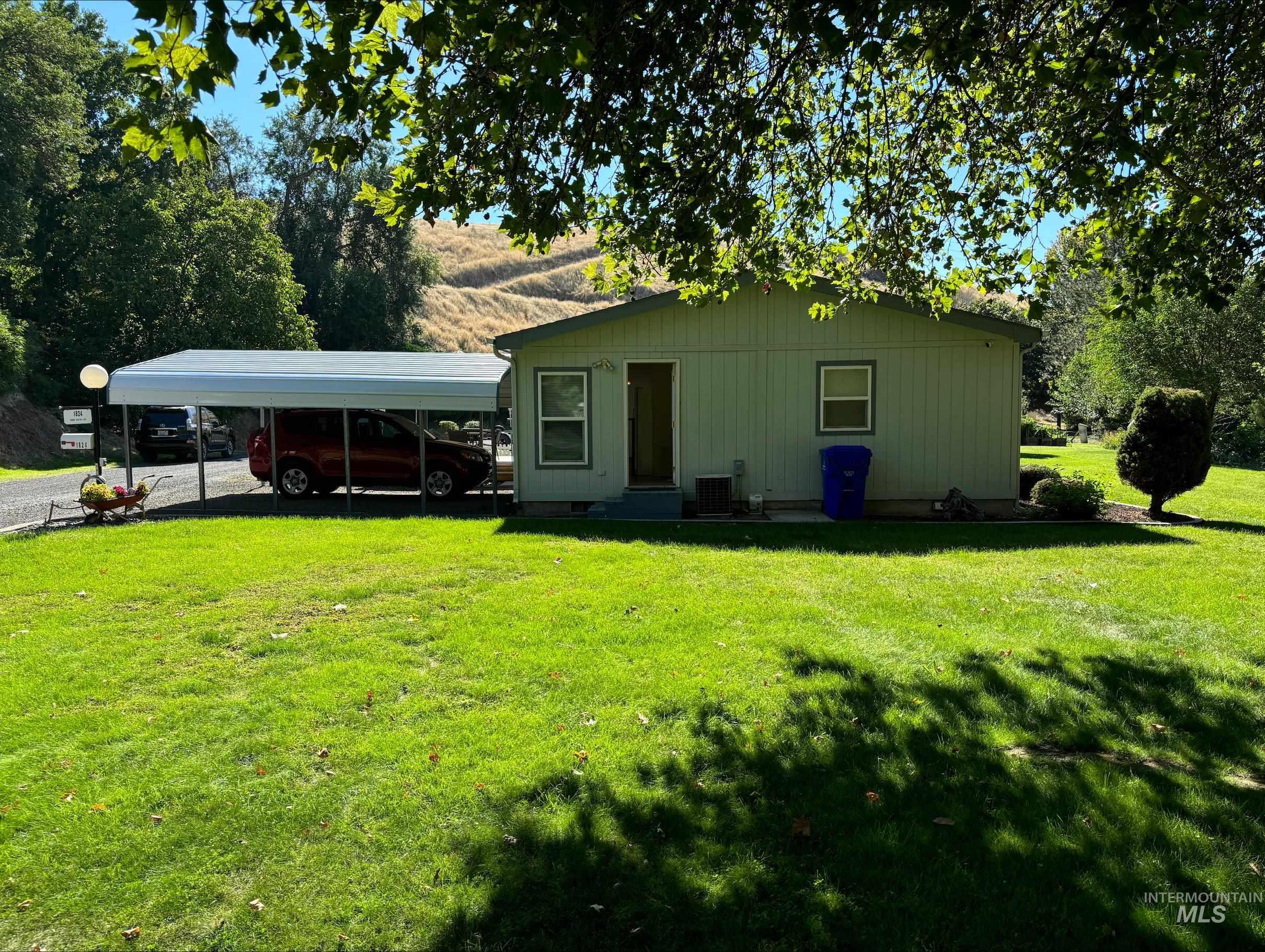 1824 Spring Canyon Lane, Lewiston, Idaho 83501, 3 Bedrooms, 2 Bathrooms, Residential For Sale, Price $178,000,MLS 98924763