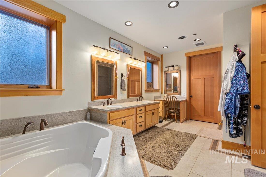 62924 Wolf Creek Ln, North Powder, Oregon 97867, 5 Bedrooms, 4 Bathrooms, Farm & Ranch For Sale, Price $4,700,000,MLS 98925704