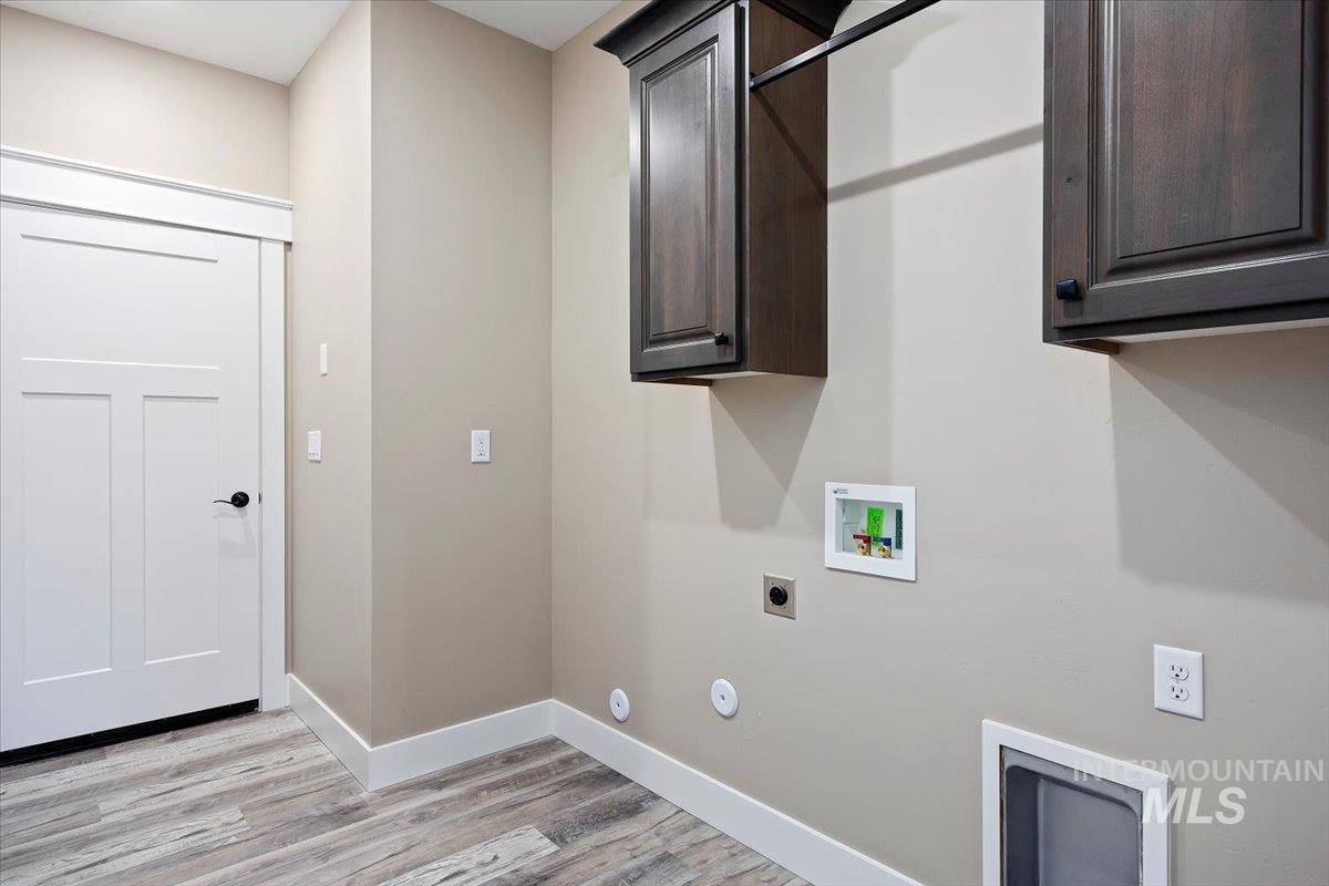 231 Sandi Road, Twin Falls, Idaho 83301, 3 Bedrooms, 2 Bathrooms, Residential For Sale, Price $430,000,MLS 98926378