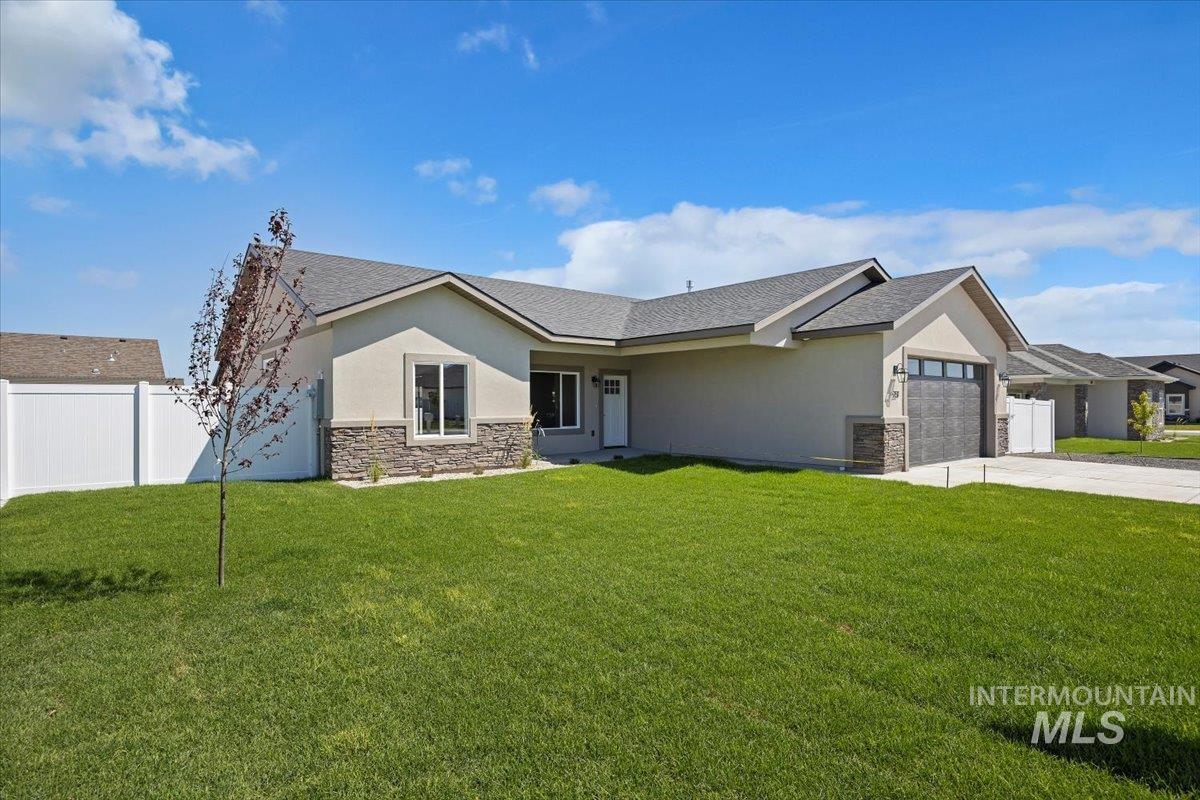231 Sandi Road, Twin Falls, Idaho 83301, 3 Bedrooms, 2 Bathrooms, Residential For Sale, Price $430,000,MLS 98926378