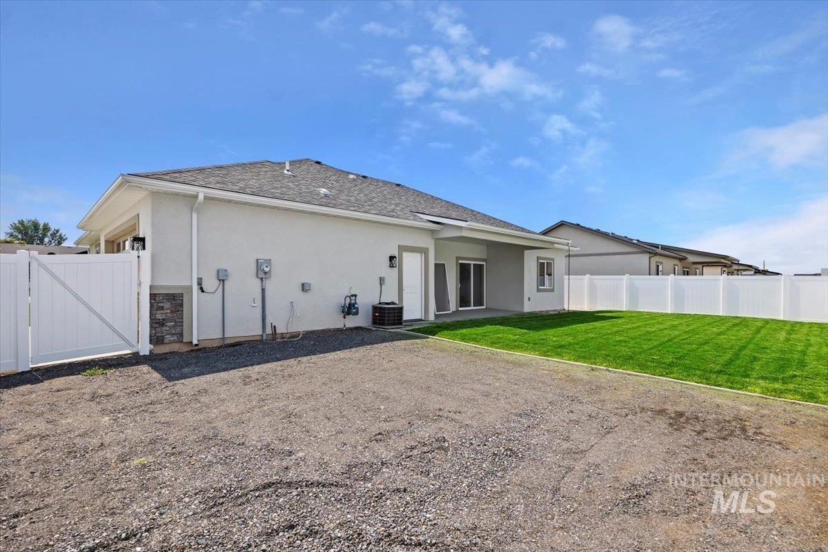 247 Sandi Road, Twin Falls, Idaho 83301, 3 Bedrooms, 2 Bathrooms, Residential For Sale, Price $429,000,MLS 98926380
