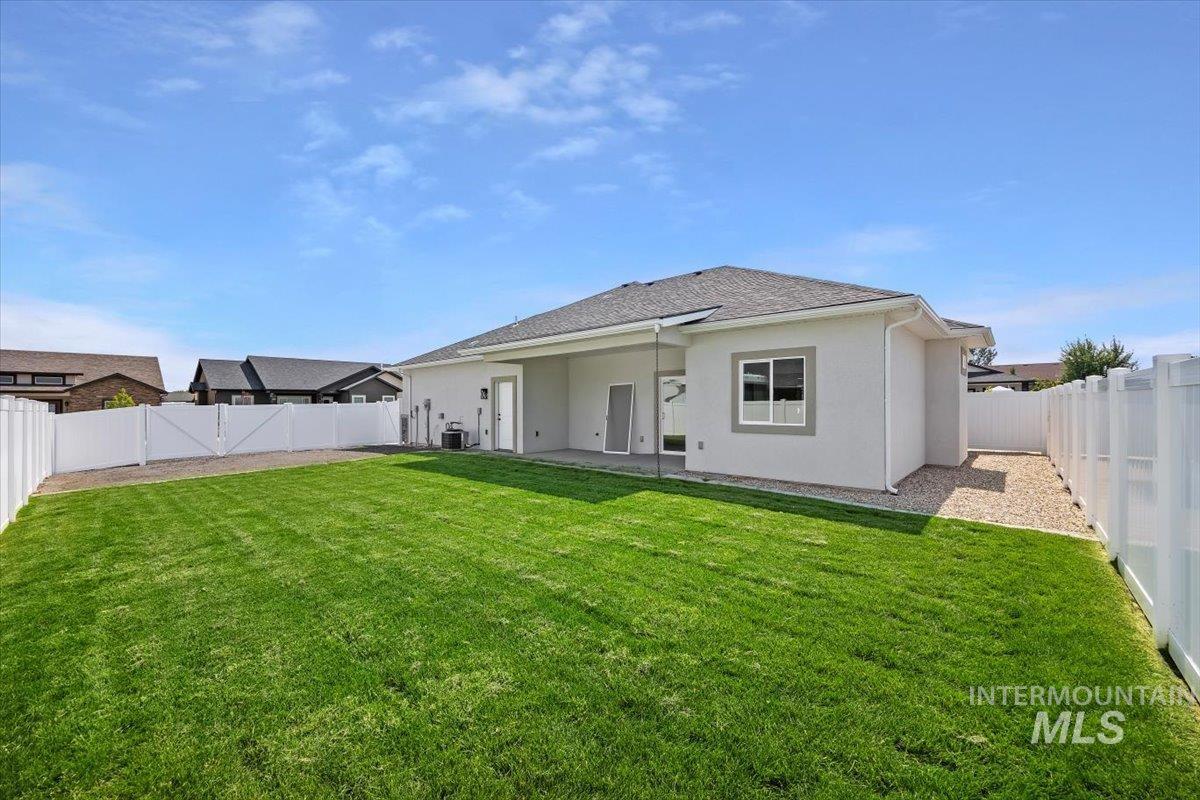 247 Sandi Road, Twin Falls, Idaho 83301, 3 Bedrooms, 2 Bathrooms, Residential For Sale, Price $429,000,MLS 98926380