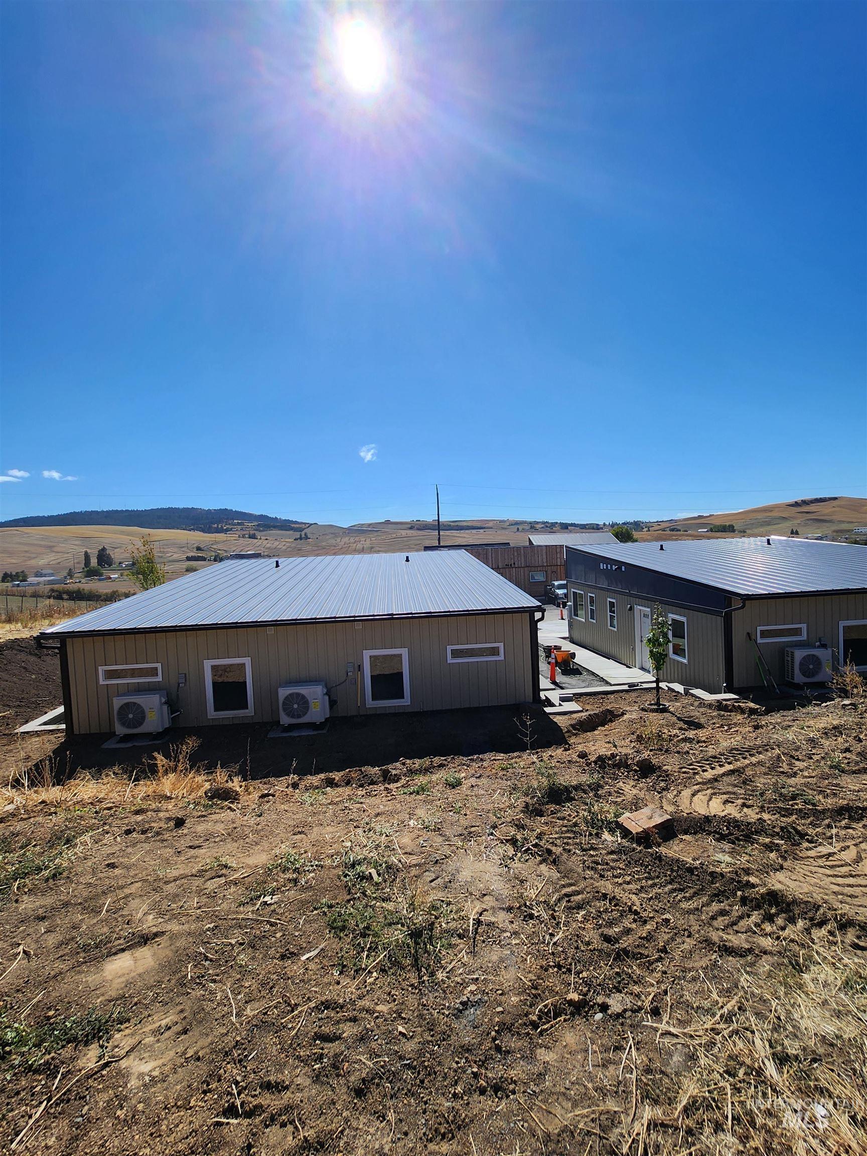 433 Powers Ave, Moscow, Idaho 83843, 2 Bedrooms, 1 Bathroom, Residential For Sale, Price $170,000,MLS 98926608