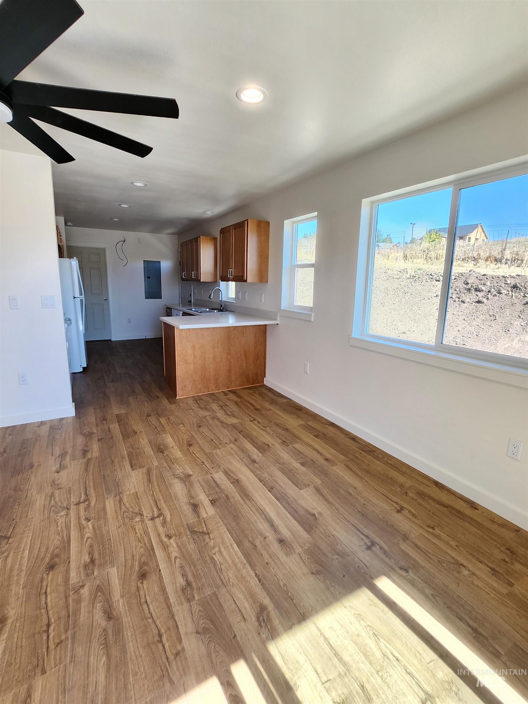 433 Powers Ave, Moscow, Idaho 83843, 2 Bedrooms, 1 Bathroom, Residential For Sale, Price $170,000,MLS 98926608