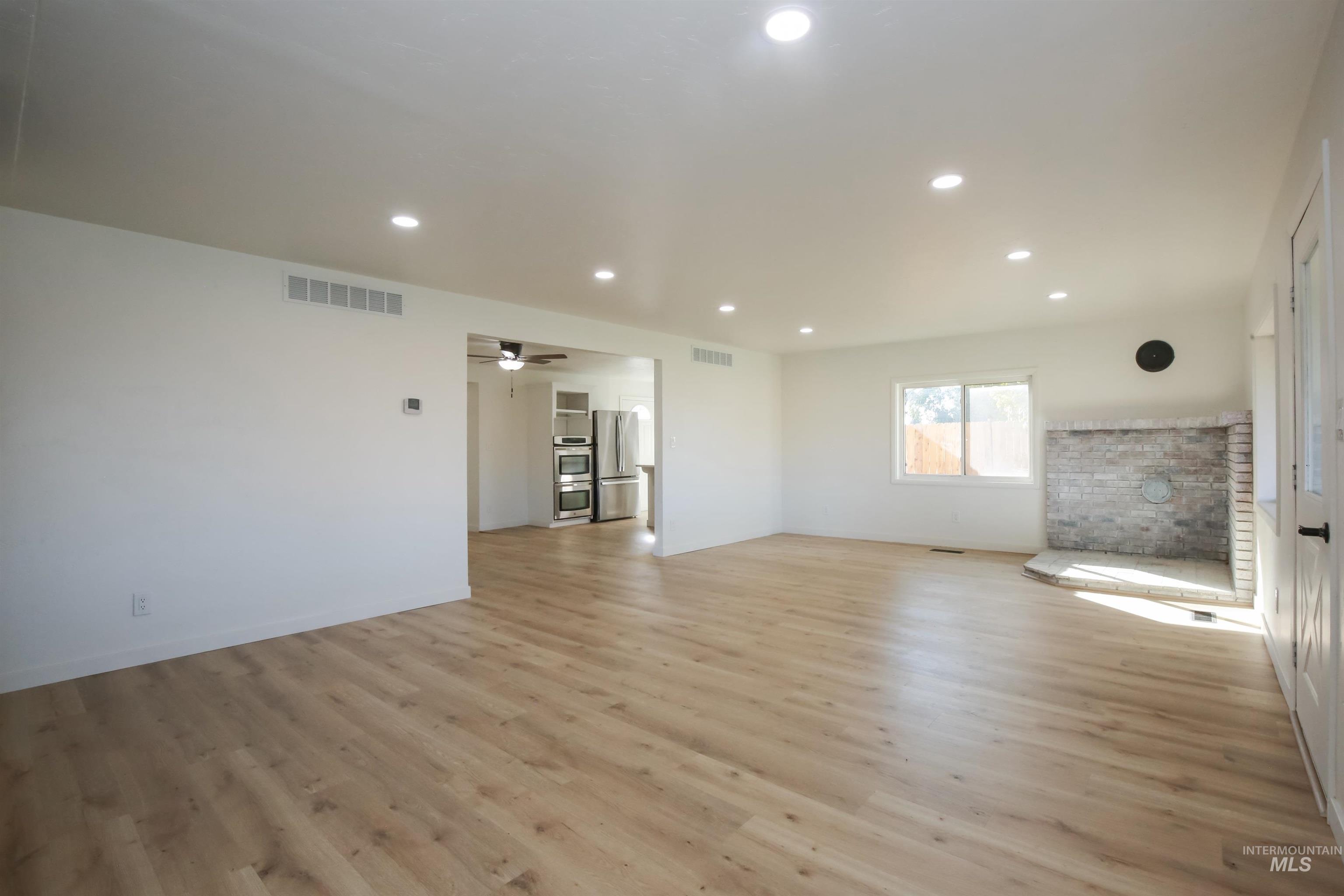 1817 Laurel Drive, Ontario, Oregon 97914, 6 Bedrooms, 5 Bathrooms, Residential For Sale, Price $485,000, 98926673