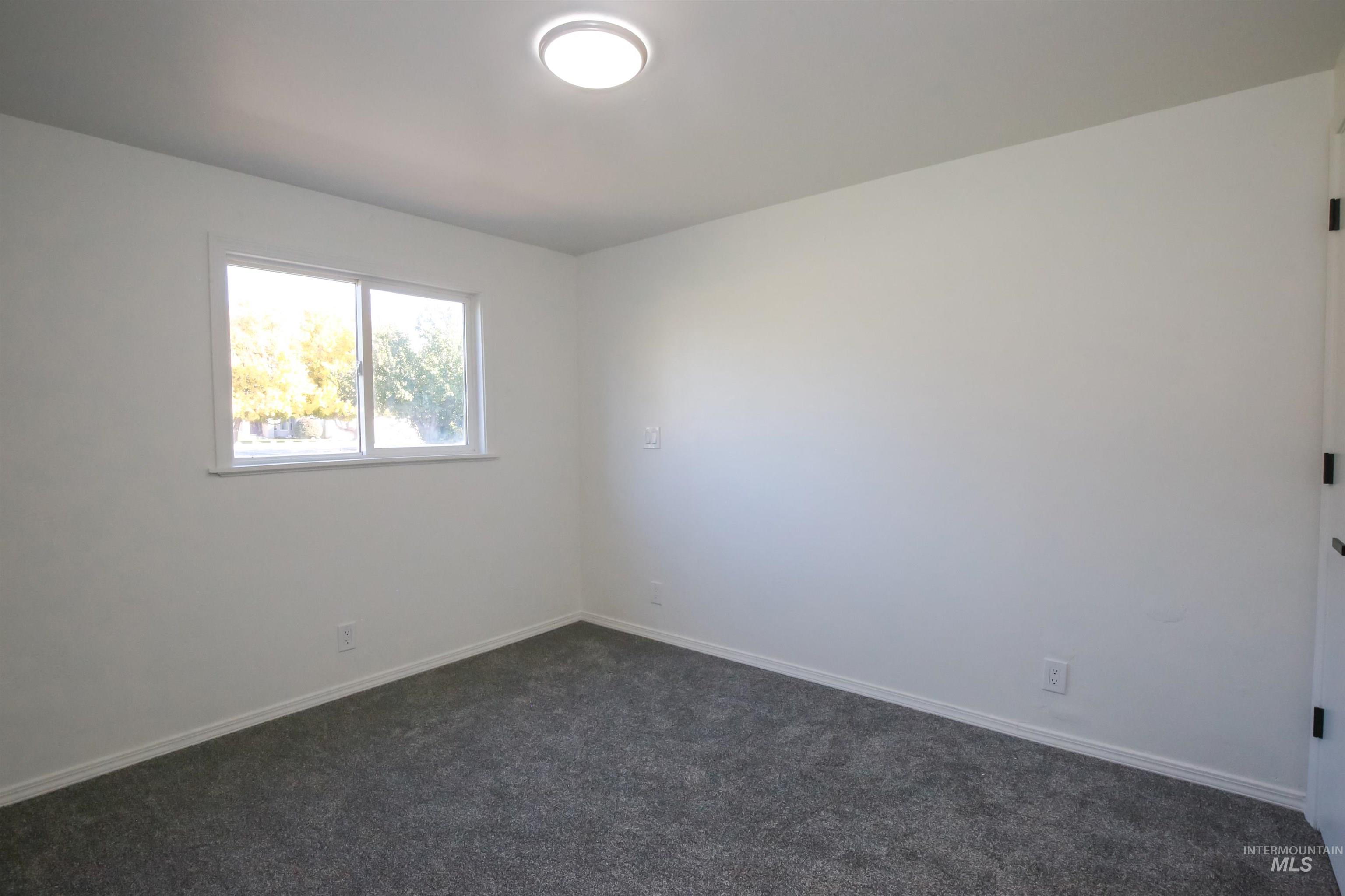 1817 Laurel Drive, Ontario, Oregon 97914, 6 Bedrooms, 5 Bathrooms, Residential For Sale, Price $485,000, 98926673