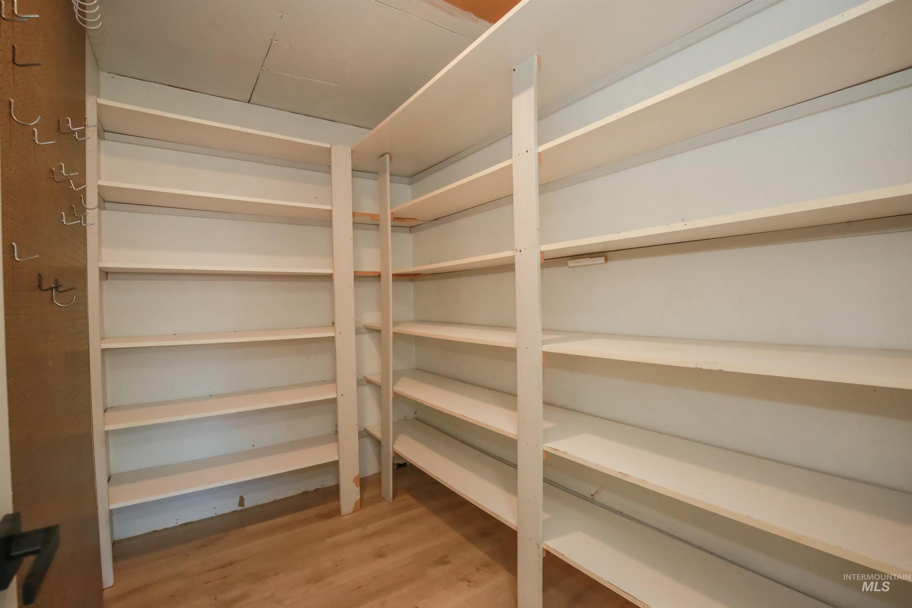 1817 Laurel Drive, Ontario, Oregon 97914, 6 Bedrooms, 5 Bathrooms, Residential For Sale, Price $485,000, 98926673