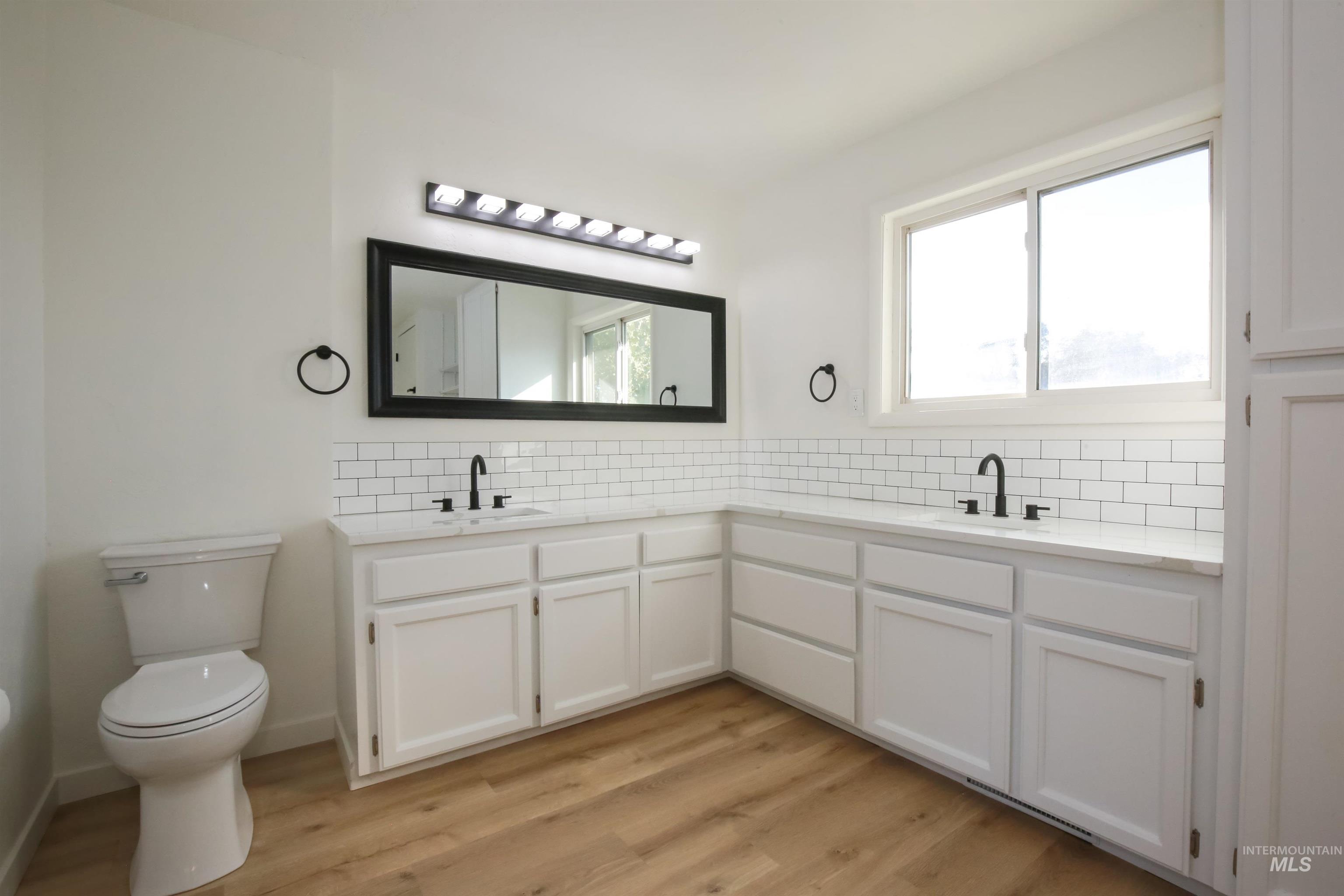 1817 Laurel Drive, Ontario, Oregon 97914, 6 Bedrooms, 5 Bathrooms, Residential For Sale, Price $485,000, 98926673