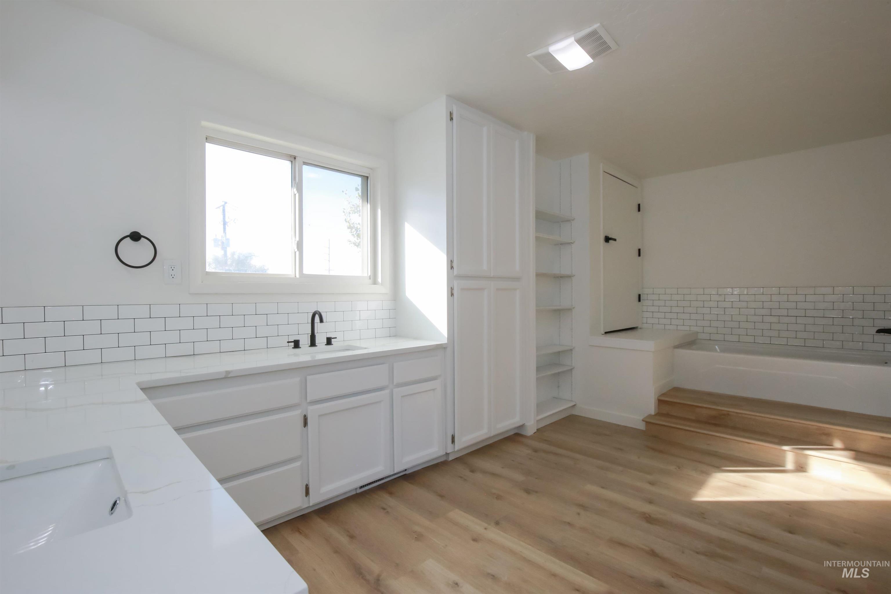 1817 Laurel Drive, Ontario, Oregon 97914, 6 Bedrooms, 5 Bathrooms, Residential For Sale, Price $485,000, 98926673