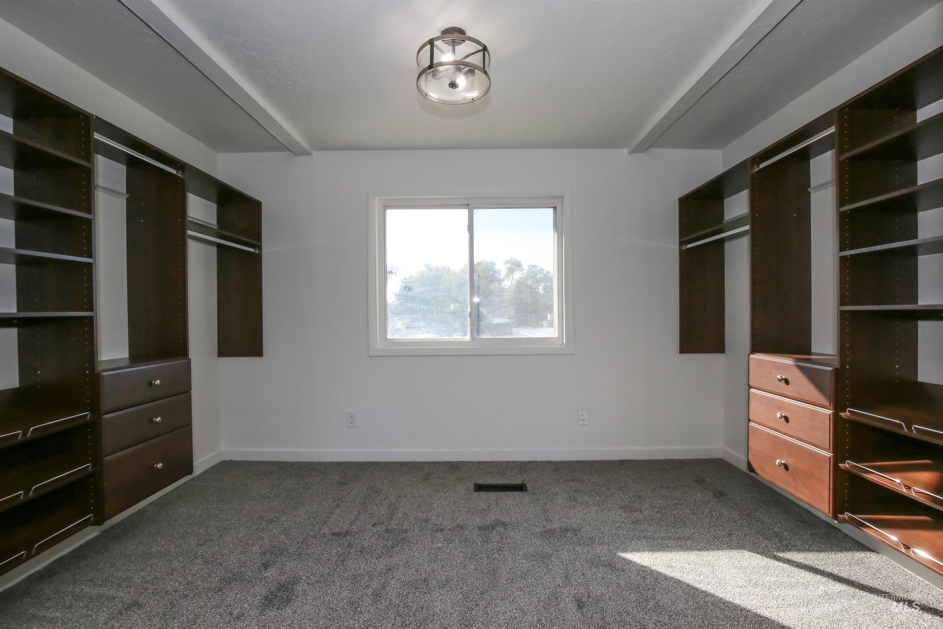 1817 Laurel Drive, Ontario, Oregon 97914, 6 Bedrooms, 5 Bathrooms, Residential For Sale, Price $485,000, 98926673