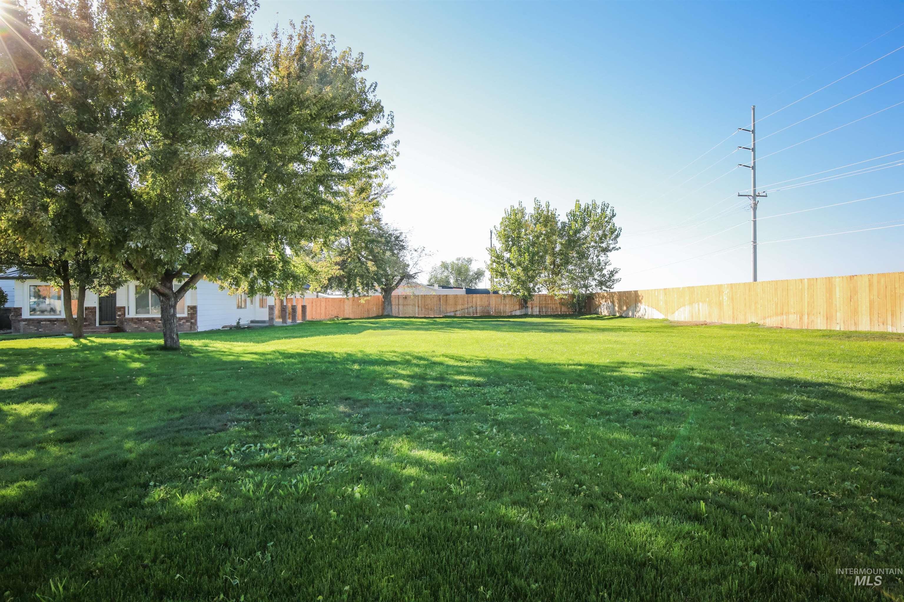 1817 Laurel Drive, Ontario, Oregon 97914, 6 Bedrooms, 5 Bathrooms, Residential For Sale, Price $485,000, 98926673