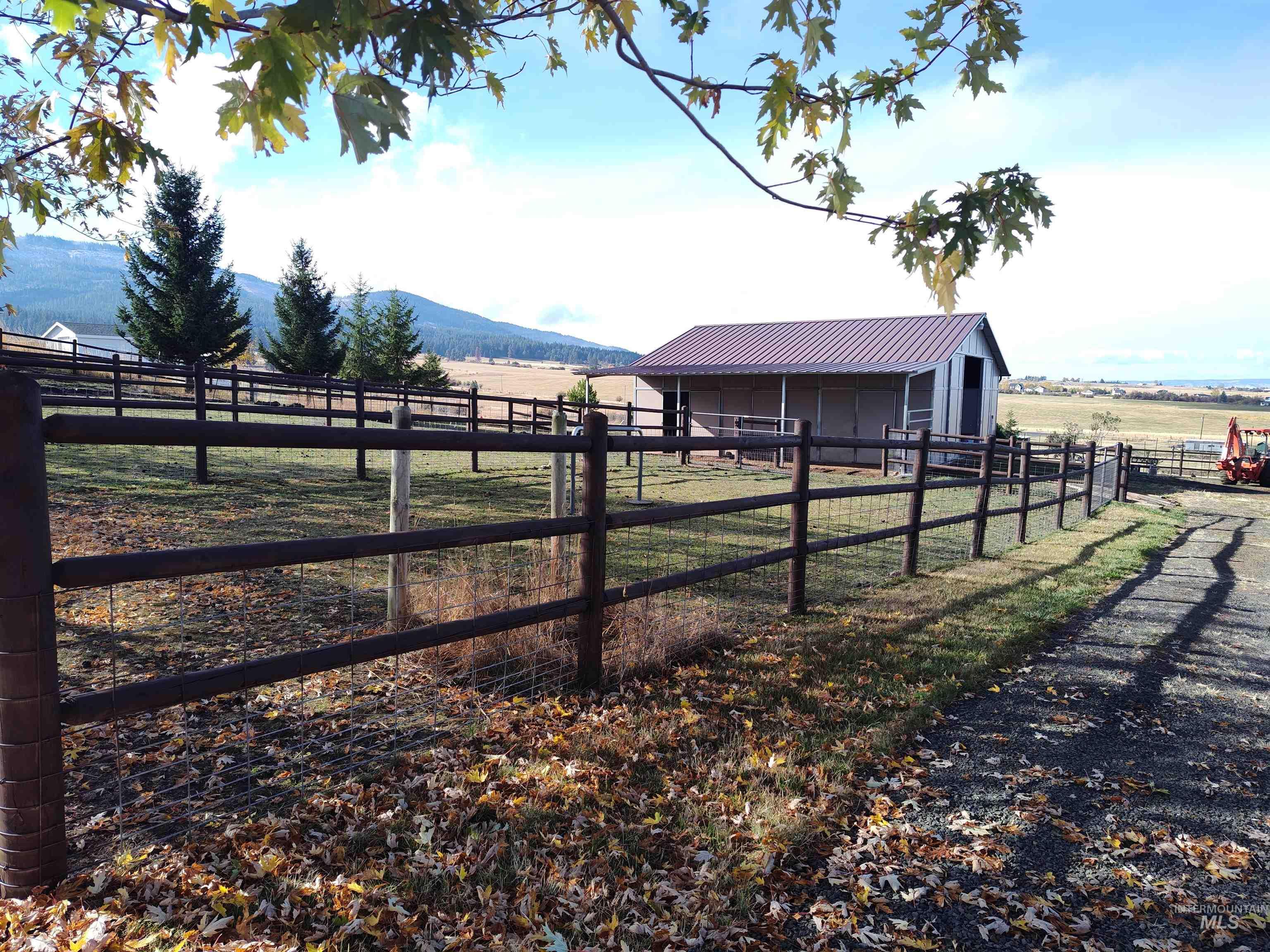 28 Red Barn Lane, Grangeville, Idaho 83530, 3 Bedrooms, 3 Bathrooms, Residential For Sale, Price $649,000,MLS 98927294