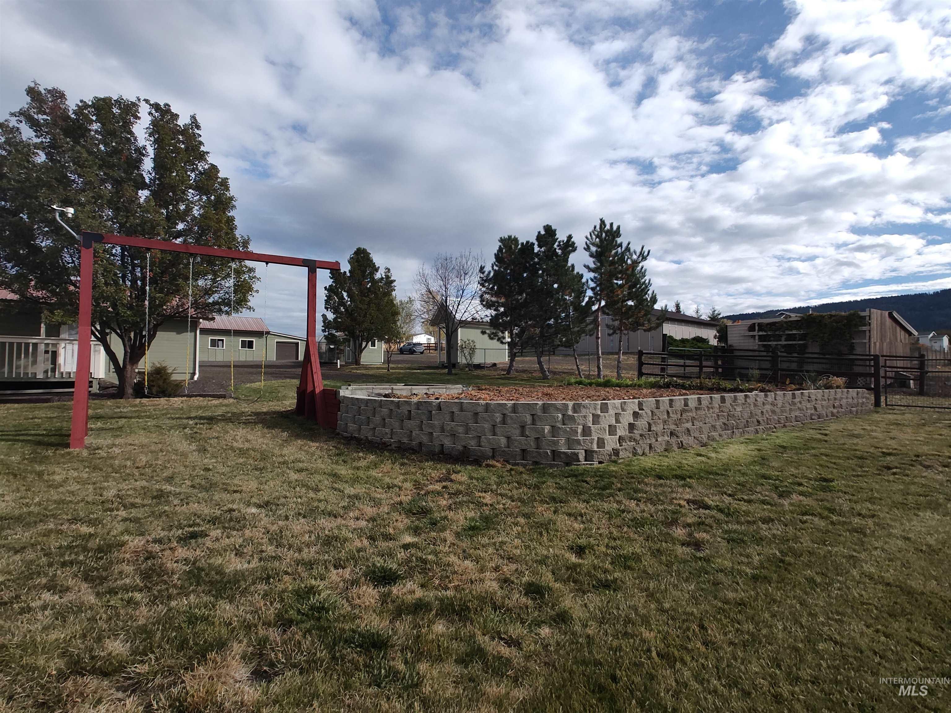 28 Red Barn Lane, Grangeville, Idaho 83530, 3 Bedrooms, 3 Bathrooms, Residential For Sale, Price $649,000,MLS 98927294