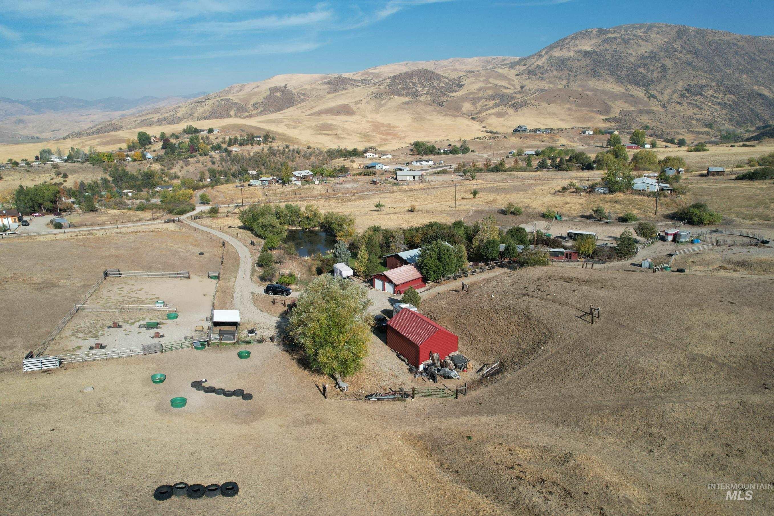 19 Hisaw Road, Horseshoe Bend, Idaho 83629, 3 Bedrooms, 2 Bathrooms, Residential For Sale, Price $965,000,MLS 98928757