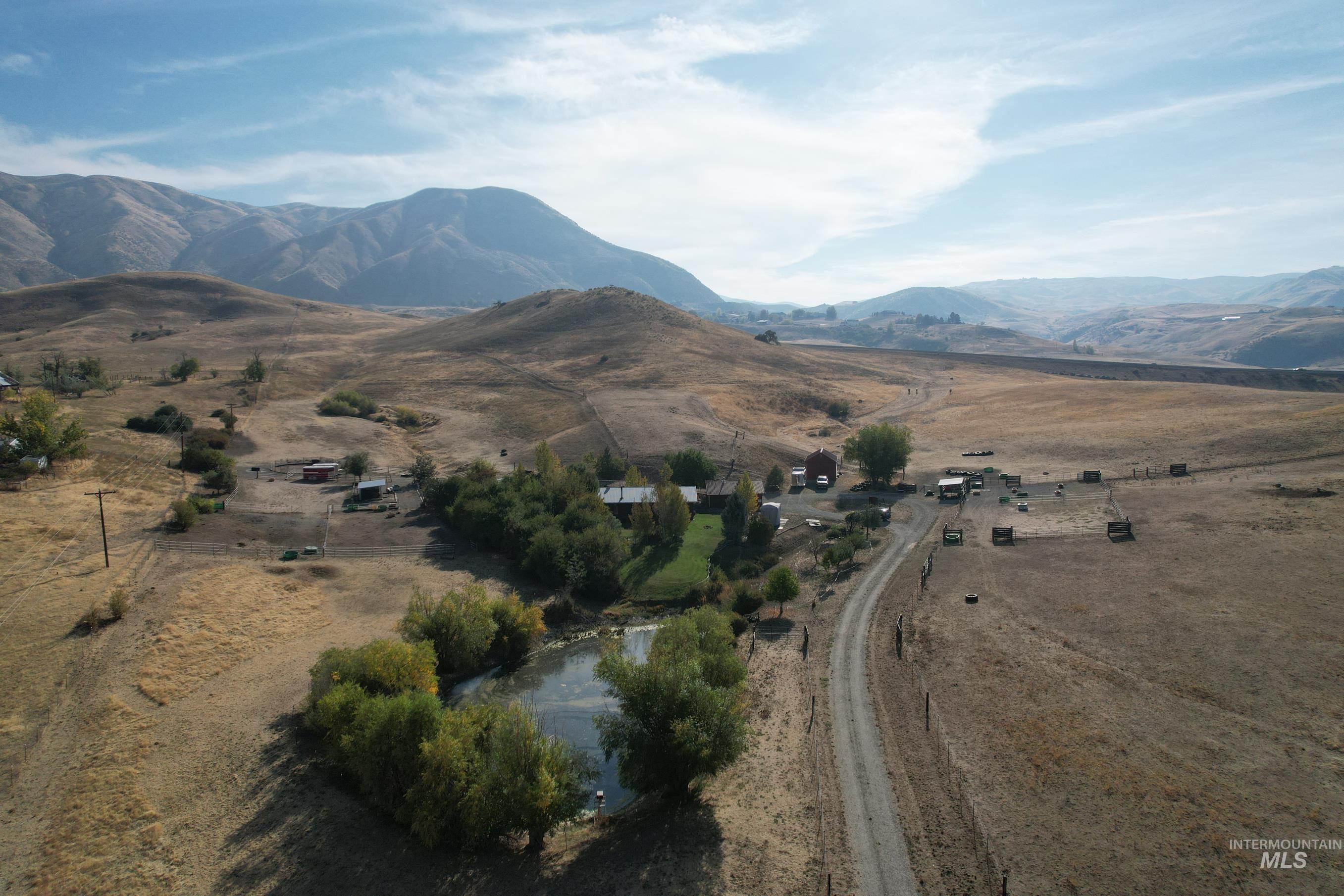 19 Hisaw Road, Horseshoe Bend, Idaho 83629, 3 Bedrooms, 2 Bathrooms, Residential For Sale, Price $965,000,MLS 98928757