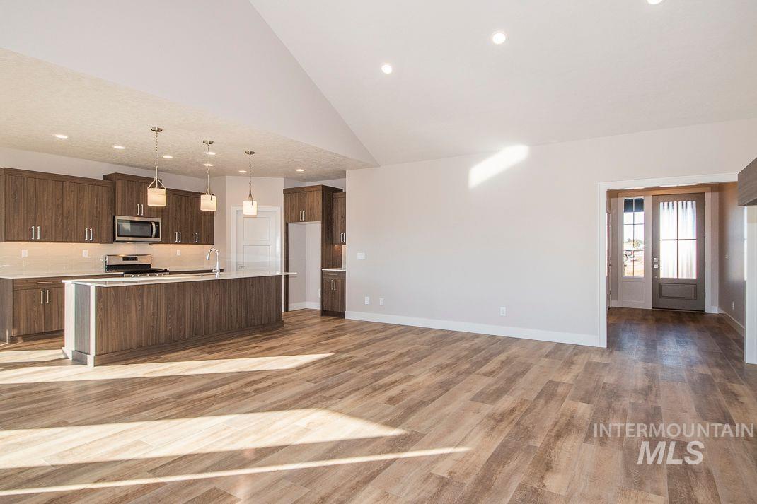 2392 S Thacker Ridge Ave., Nampa, Idaho 83686, 3 Bedrooms, 2.5 Bathrooms, Residential For Sale, Price $589,900,MLS 98930508