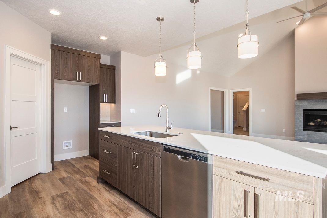 2392 S Thacker Ridge Ave., Nampa, Idaho 83686, 3 Bedrooms, 2.5 Bathrooms, Residential For Sale, Price $589,900,MLS 98930508