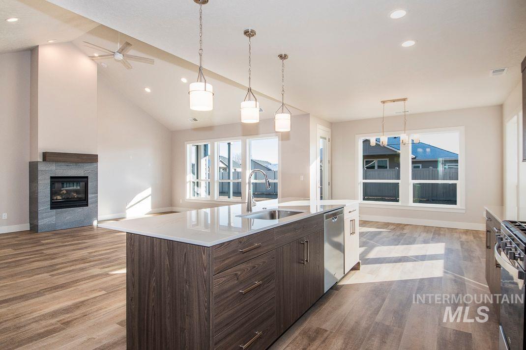 2392 S Thacker Ridge Ave., Nampa, Idaho 83686, 3 Bedrooms, 2.5 Bathrooms, Residential For Sale, Price $589,900,MLS 98930508