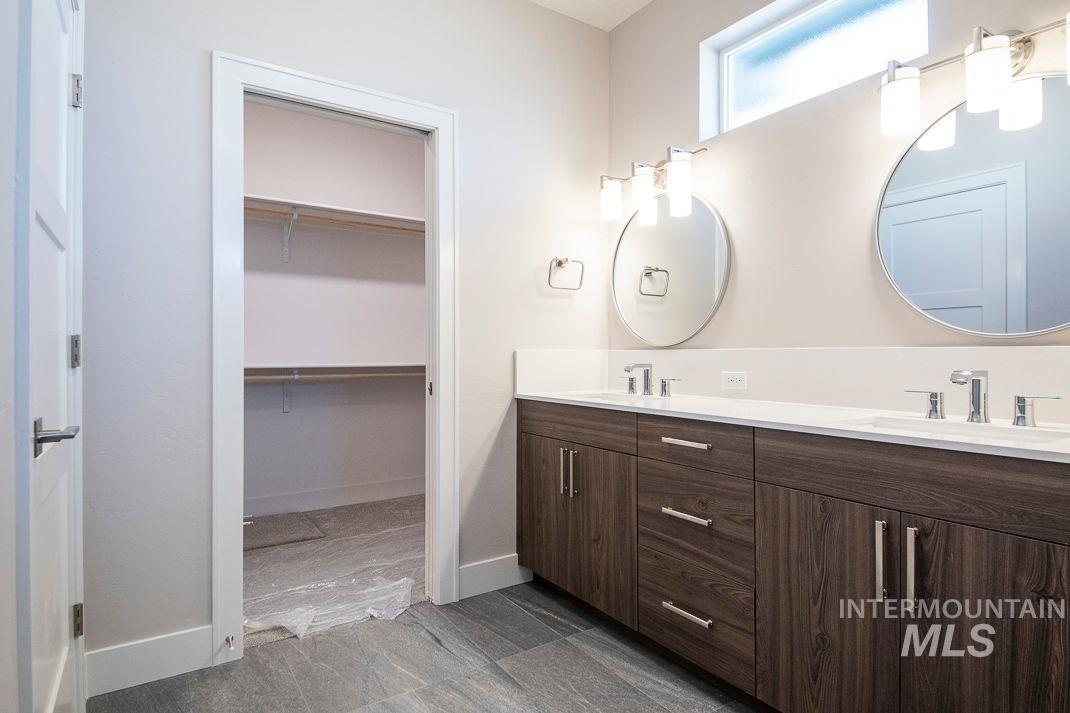 2392 S Thacker Ridge Ave., Nampa, Idaho 83686, 3 Bedrooms, 2.5 Bathrooms, Residential For Sale, Price $589,900,MLS 98930508