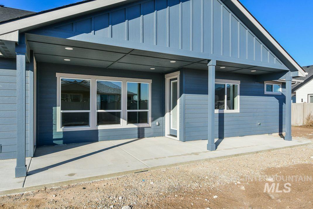 2392 S Thacker Ridge Ave., Nampa, Idaho 83686, 3 Bedrooms, 2.5 Bathrooms, Residential For Sale, Price $589,900,MLS 98930508