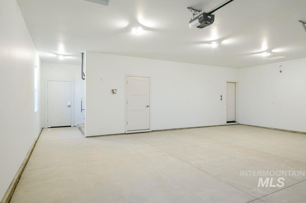 2392 S Thacker Ridge Ave., Nampa, Idaho 83686, 3 Bedrooms, 2.5 Bathrooms, Residential For Sale, Price $589,900,MLS 98930508