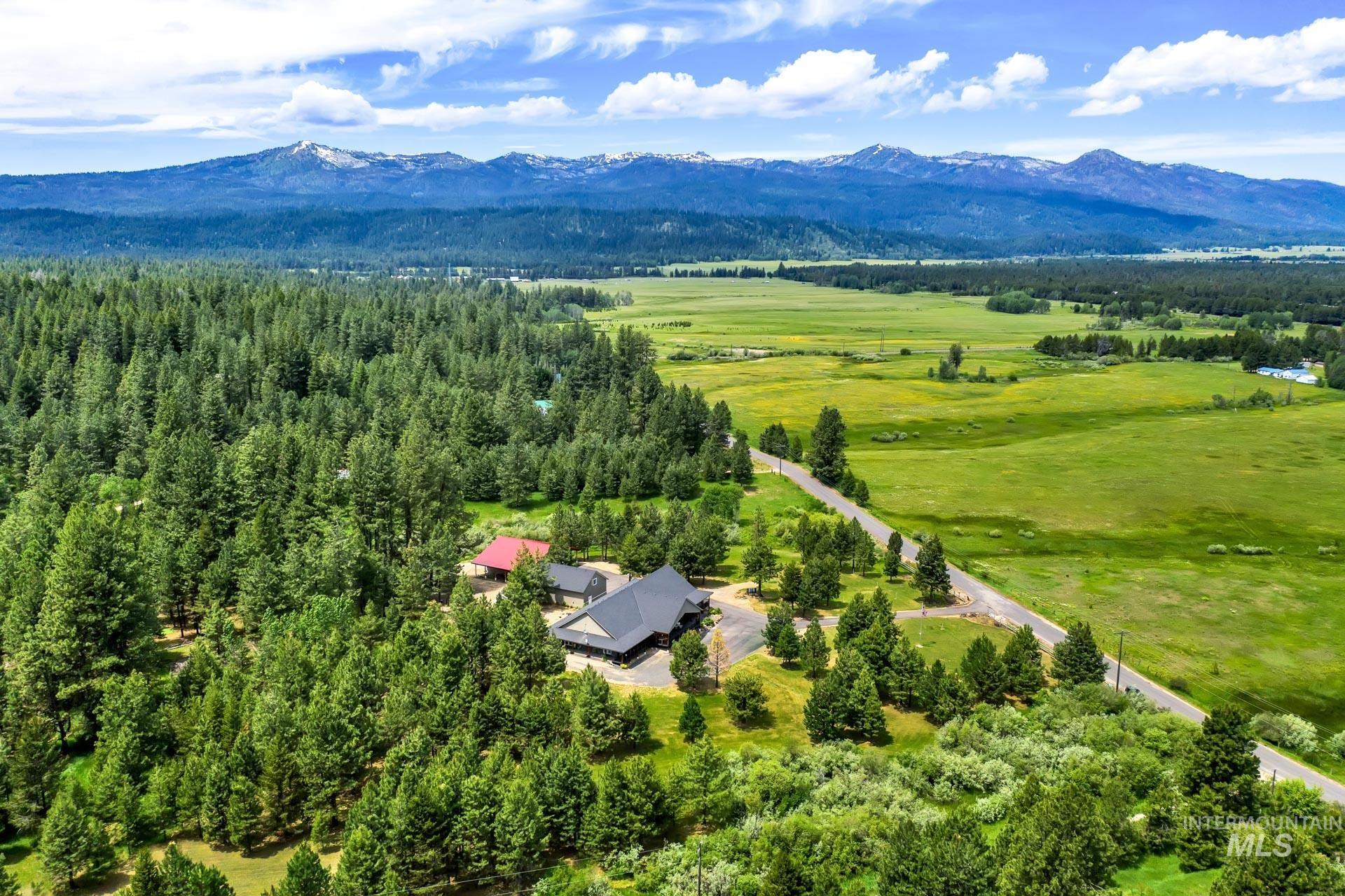 191 Clear Creek Rd, Cascade, Idaho 83611-5320, 4 Bedrooms, 5.5 Bathrooms, Residential For Sale, Price $2,100,000,MLS 98930798