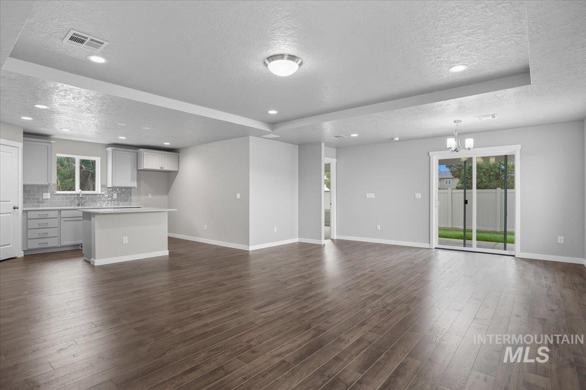 1577 Witt, Mountain Home, Idaho 83647, 3 Bedrooms, 2 Bathrooms, Residential For Sale, Price $379,990,MLS 98931232